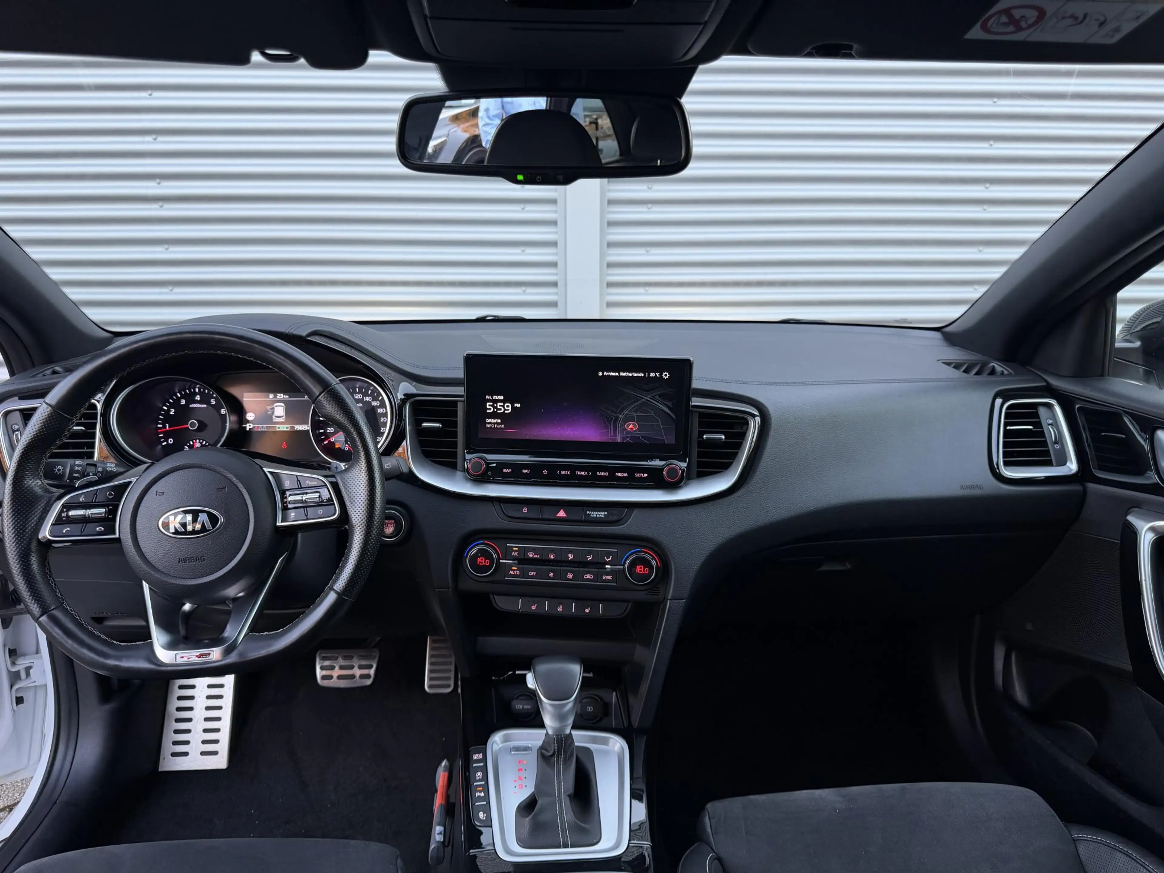 Kia Ceed SW / cee'd SW Sportswagon 1.5 T-GDi MHEV GT-Line Edition | Trekh — photo 15