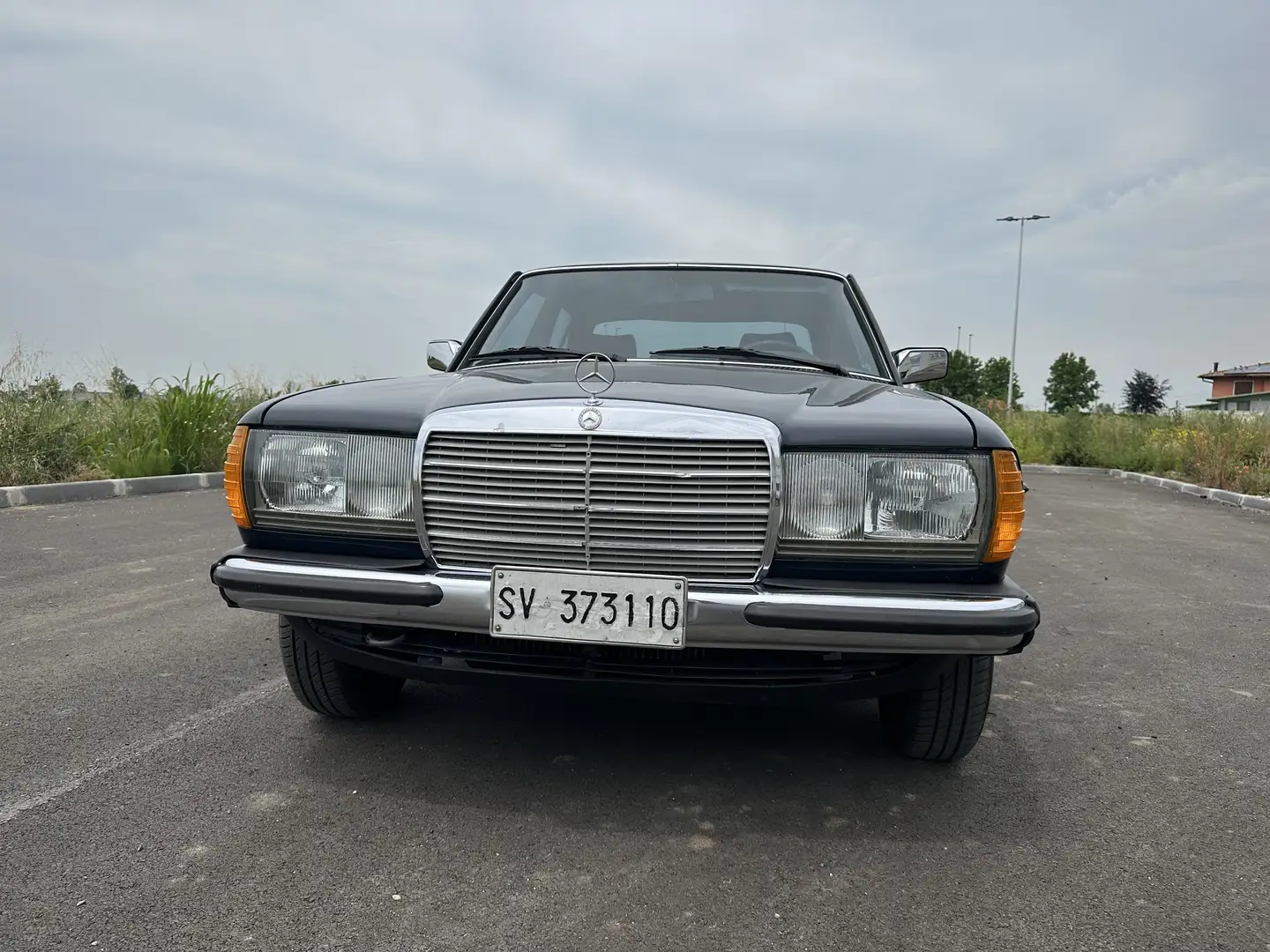 Mercedes-Benz 230 230 e - 1