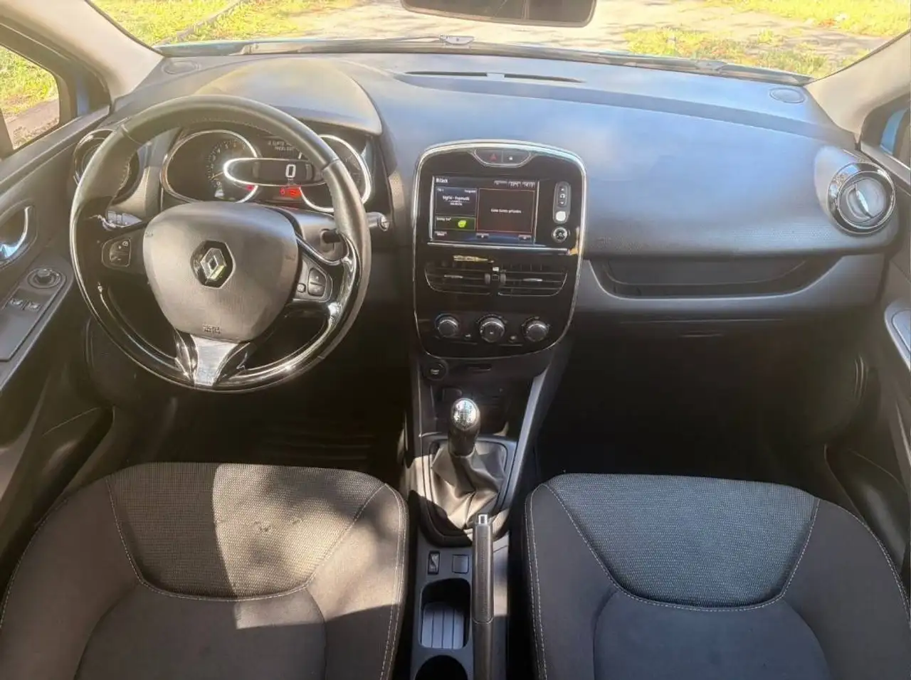 Renault Clio Citadine 3 portes — photo 2