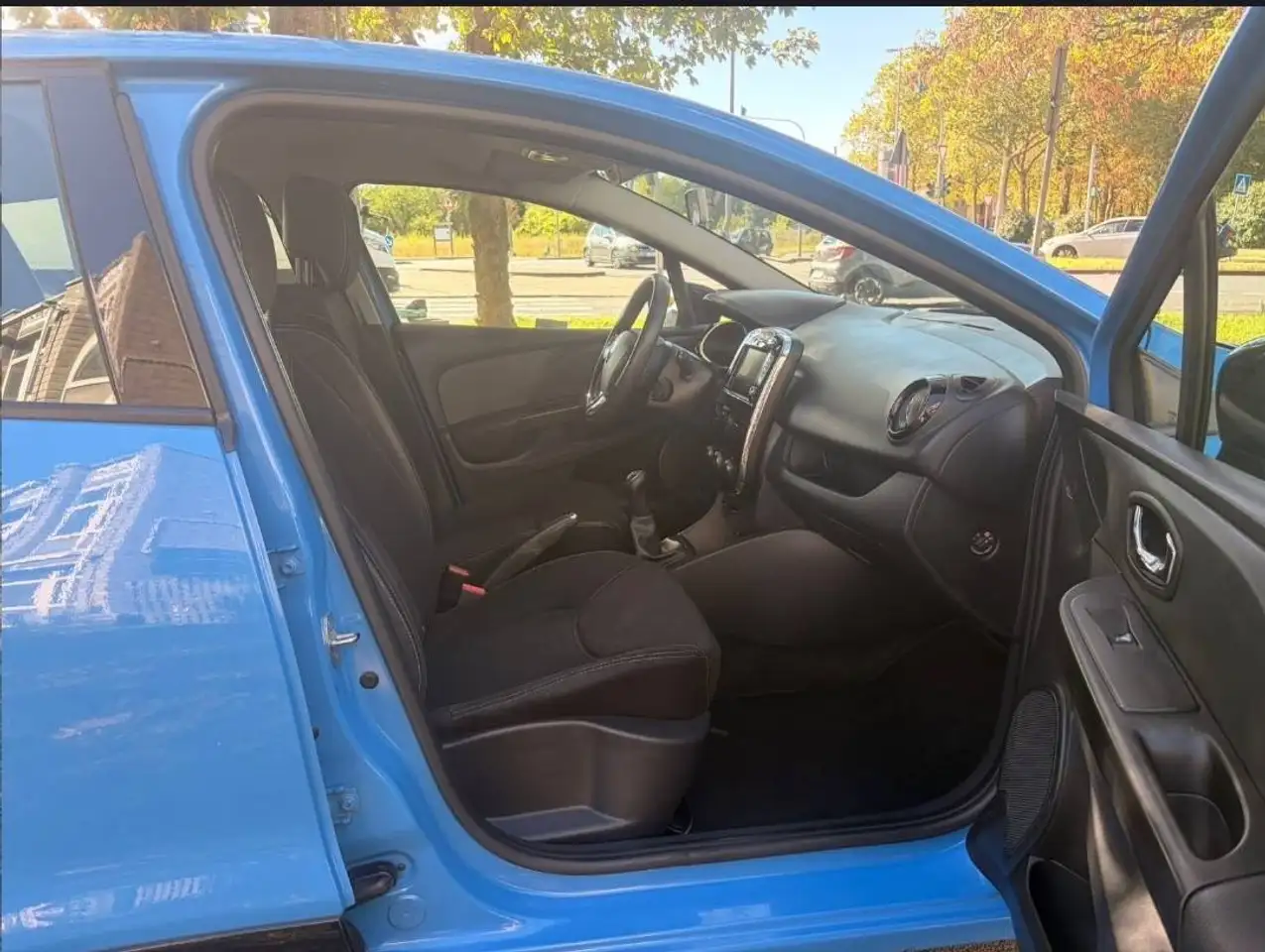 Renault Clio Citadine 3 portes — photo 5