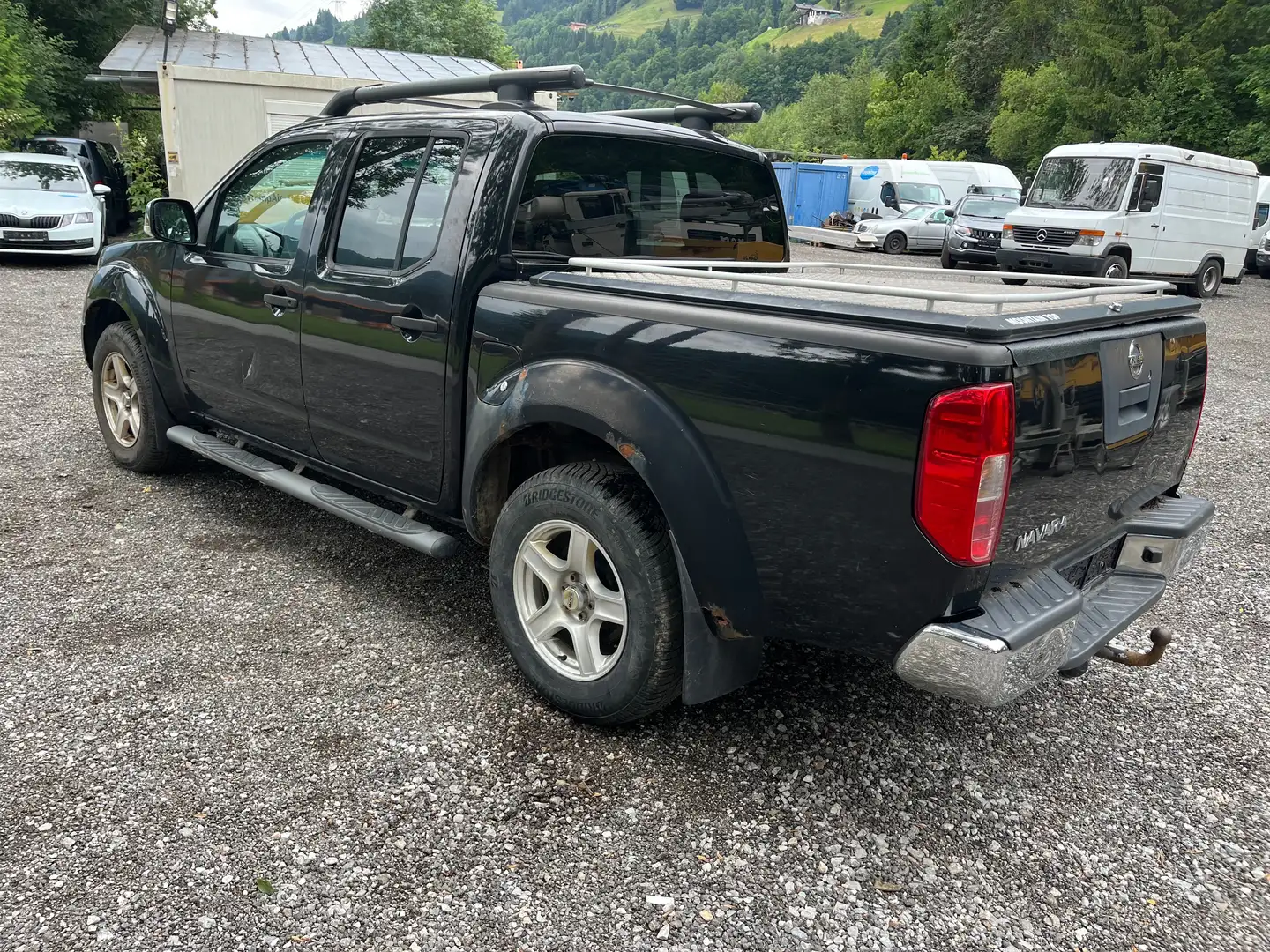 Nissan Navara 2.5 Schwarz - 2