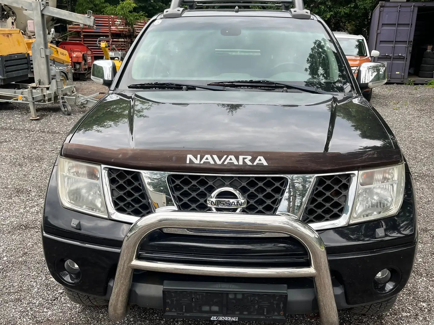Nissan Navara 2.5 Schwarz - 1