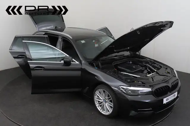BMW 5 Series view 12