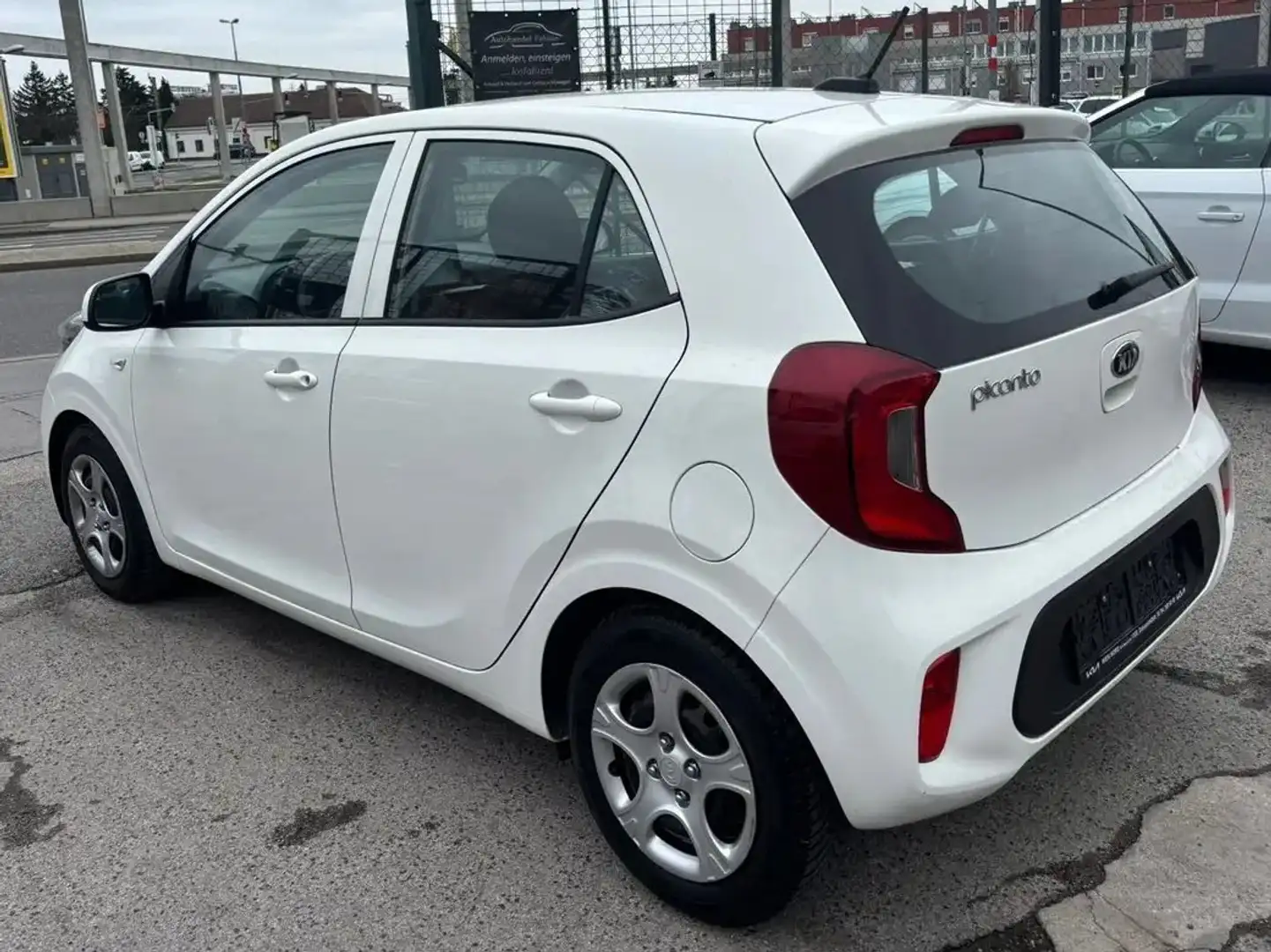 Kia Picanto 1,0 MPI kleines Stadtauto im Topzustand PICKERL Weiß - 2