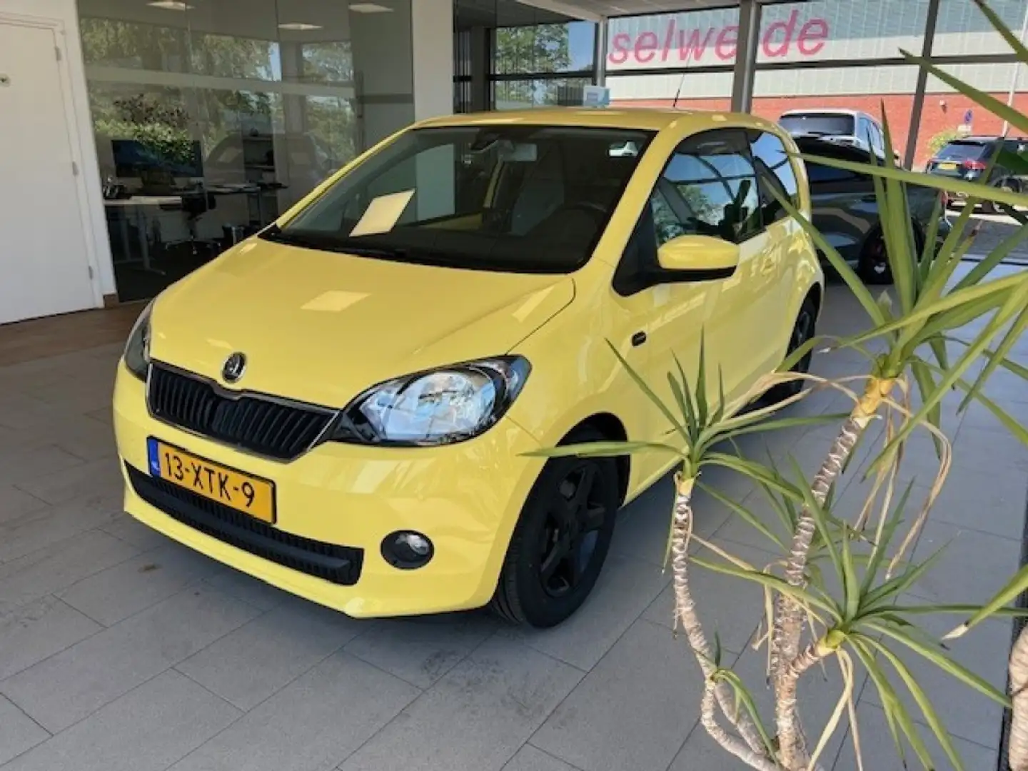 Skoda Citigo 1.0 Greentech Tour Airco. Jaune - 1