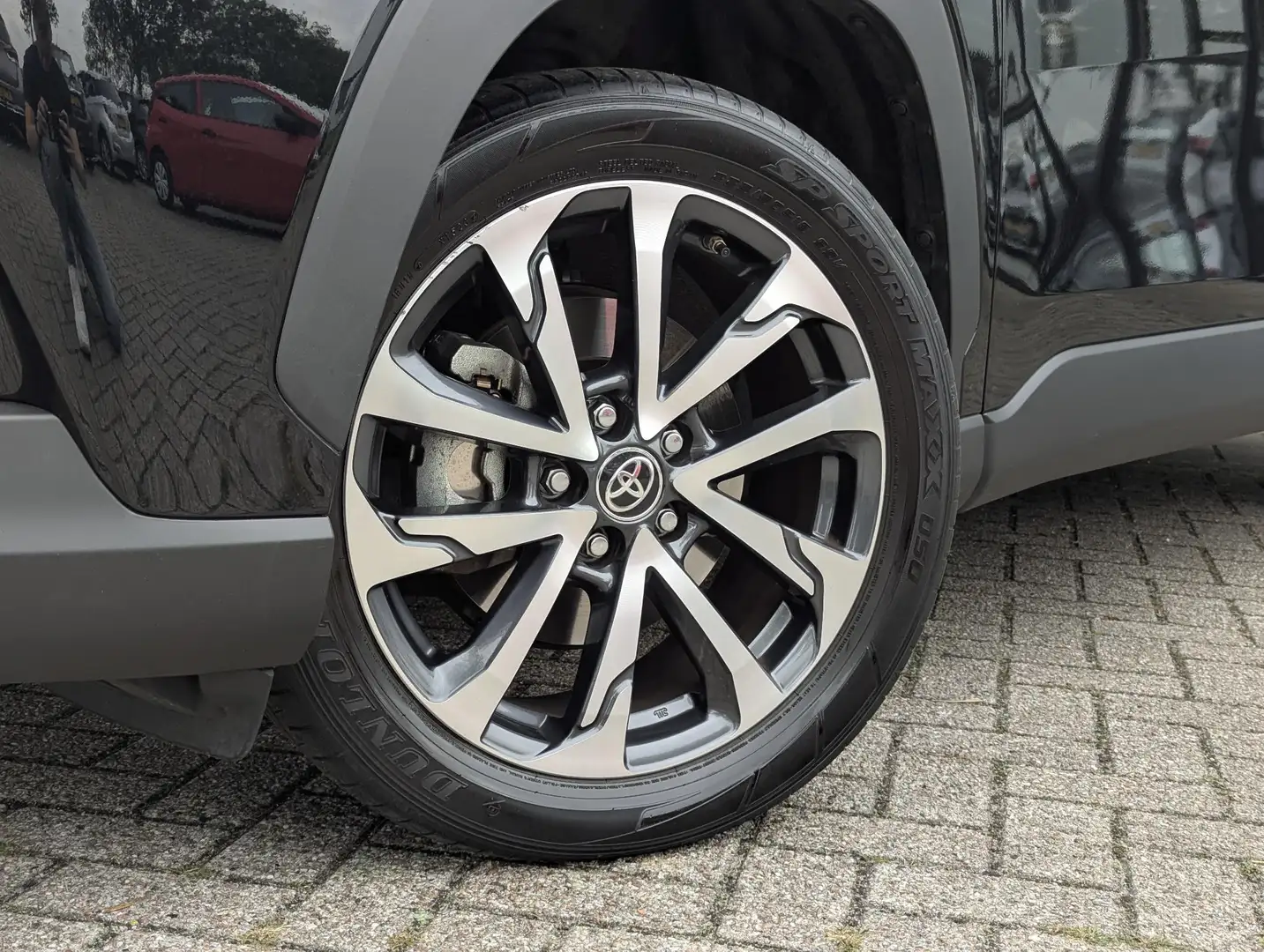 Toyota Corolla Cross Hybrid 140 Dynamic | Trekhaak | ACC | Climate cont Zwart - 2