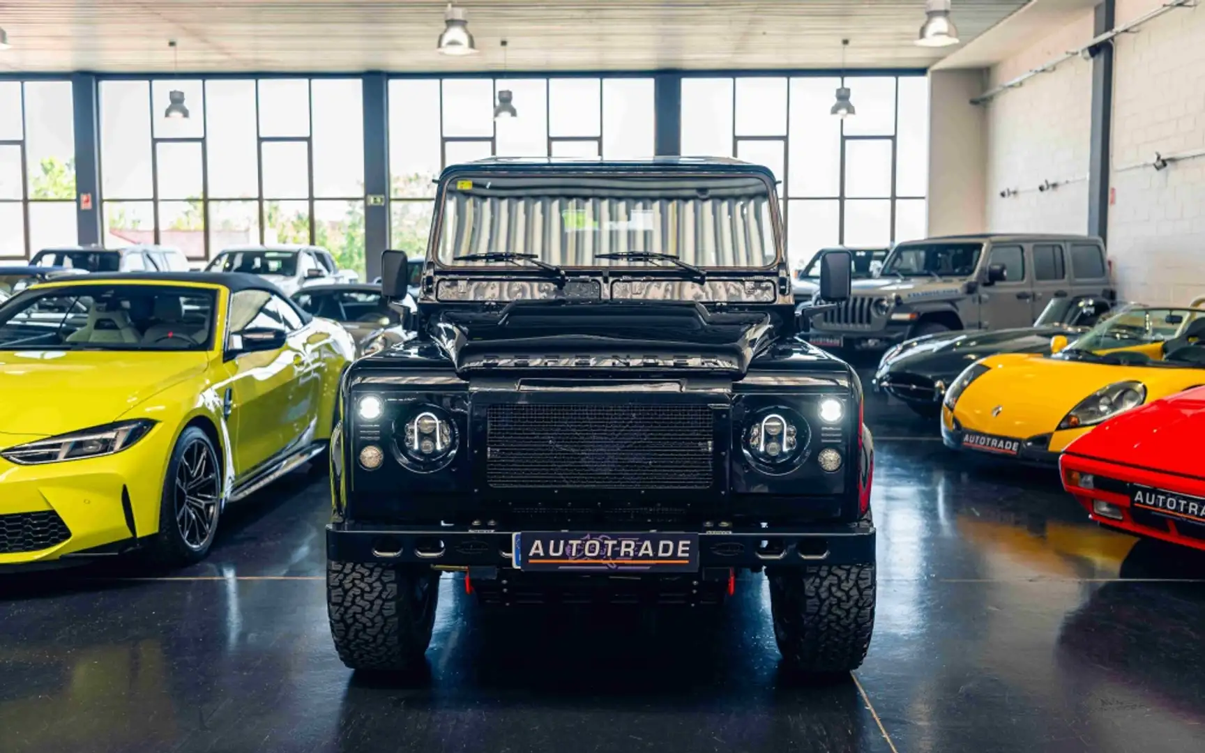 Land Rover Defender 110TDI 5DR SW Schwarz - 2