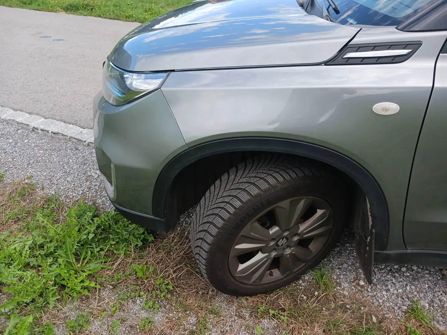 Suzuki Vitara 1,4 GL - DITC Hybrid Allgrip Shine SUV Grau - 2
