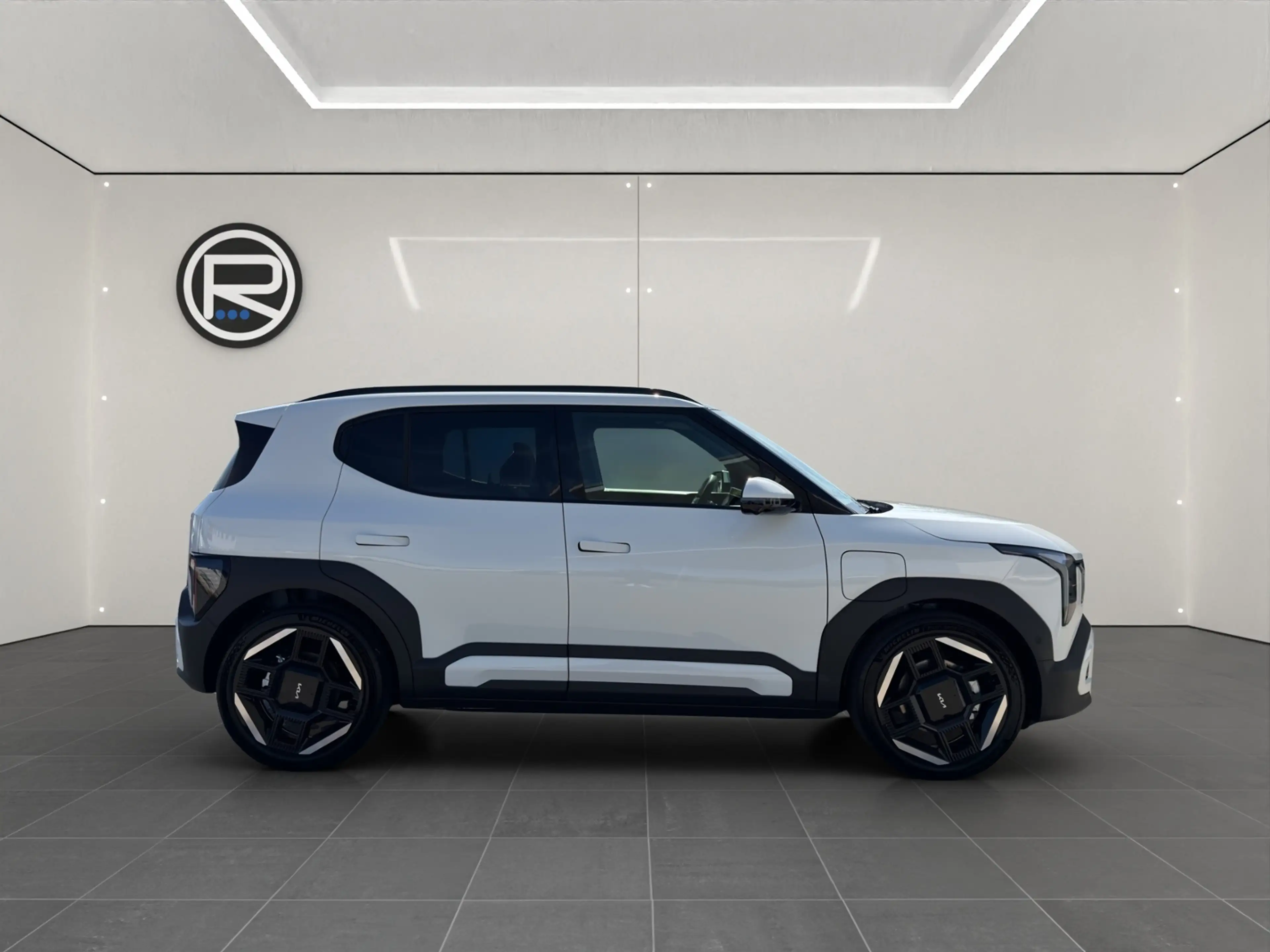 Kia EV2 61-kWh FWD GT-Line — photo 4