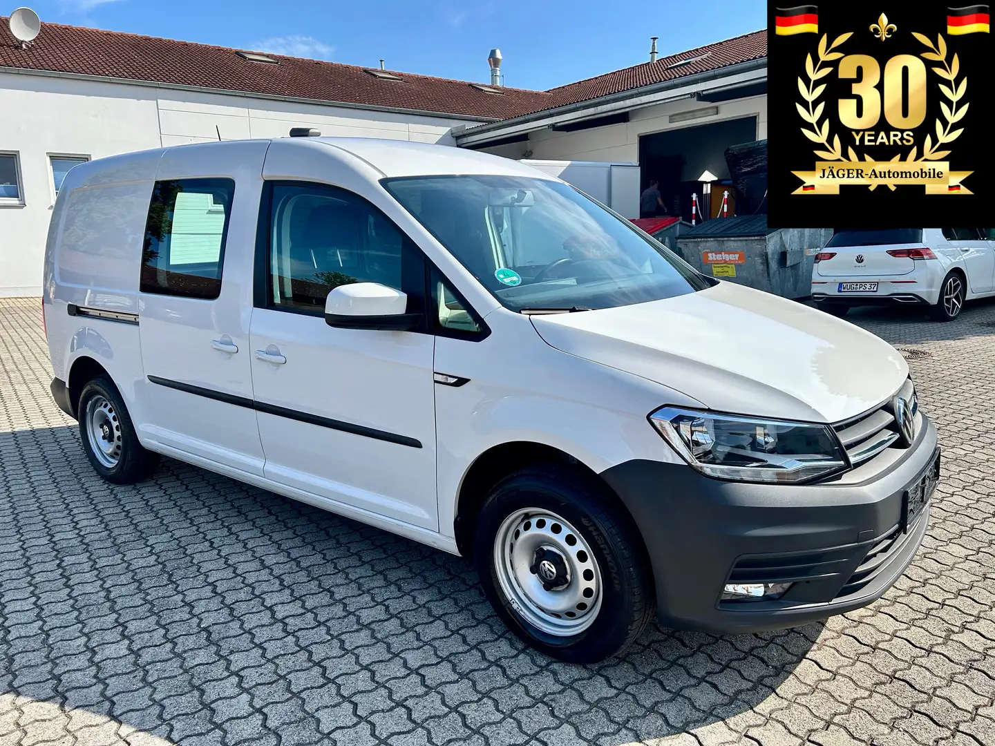 Volkswagen Caddy Maxi Kasten Trendline BMT*Standheizung*AHK*1 Hand* Weiß - 1