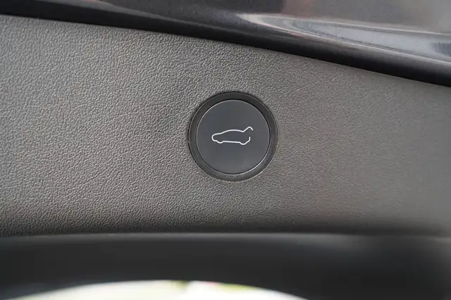 Tesla Model 3 view 8