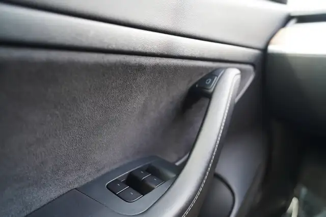 Tesla Model 3 view 14