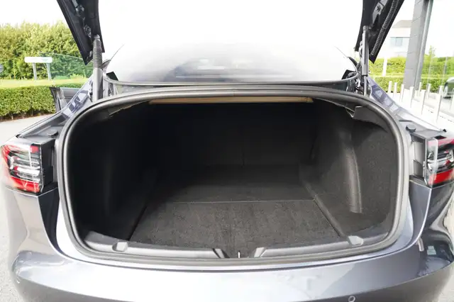 Tesla Model 3 view 7