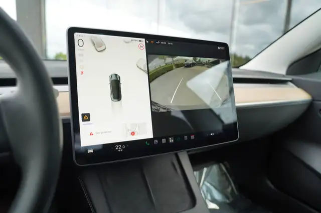 Tesla Model 3 view 18