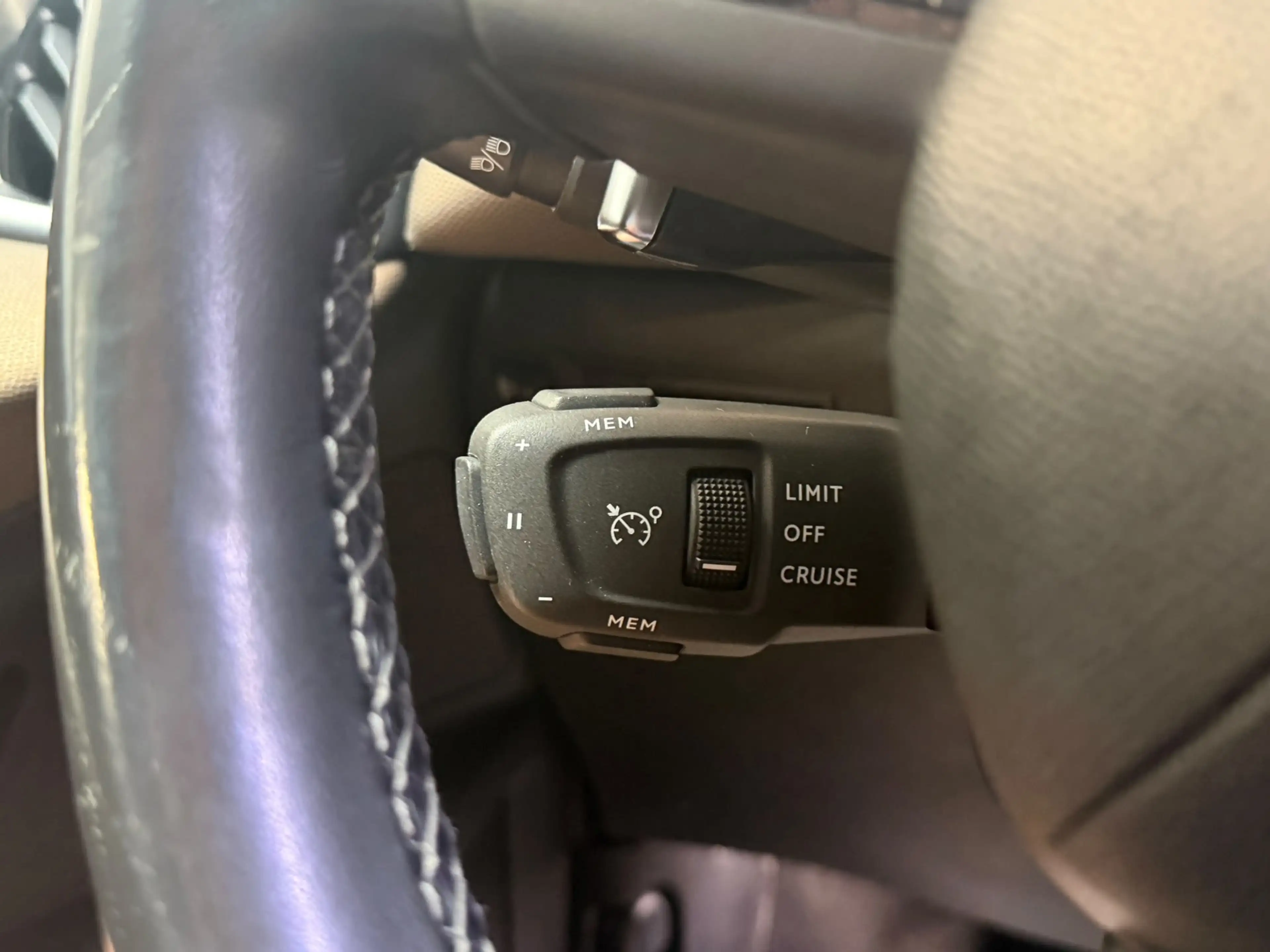 DS Automobiles DS 3 Crossback 1.2 PureTech Business - CARPLAY - NAVI - CAMERA — photo 8