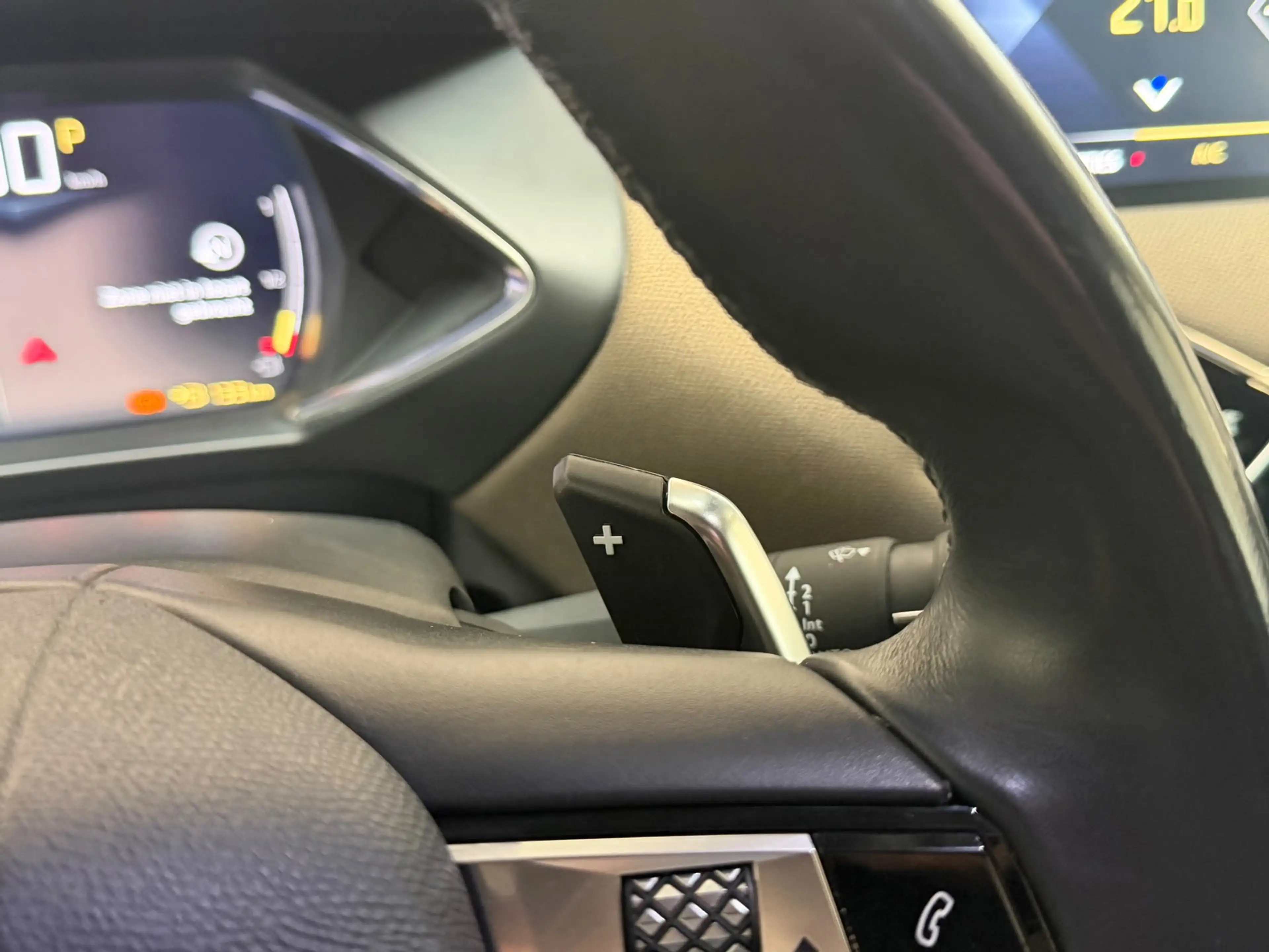 DS Automobiles DS 3 Crossback 1.2 PureTech Business - CARPLAY - NAVI - CAMERA — photo 12
