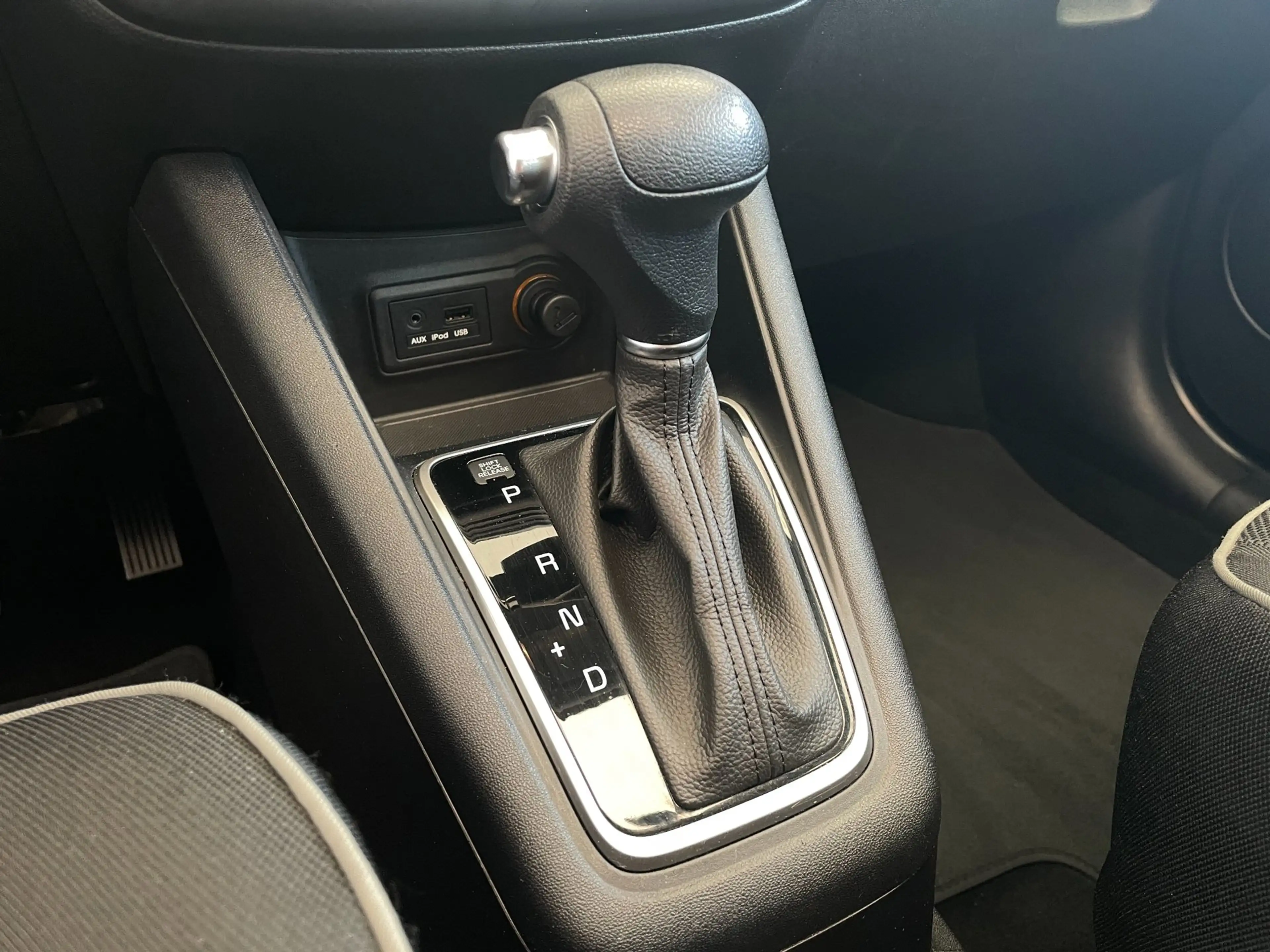 Kia Venga 1.6 CVVT ExecutiveLine|Automaat|Panoramadak|Trekha — photo 4