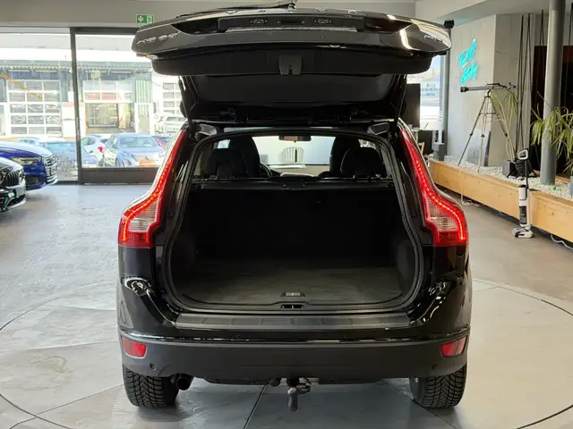 Volvo XC60 view 9