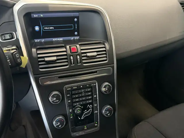 Volvo XC60 view 15