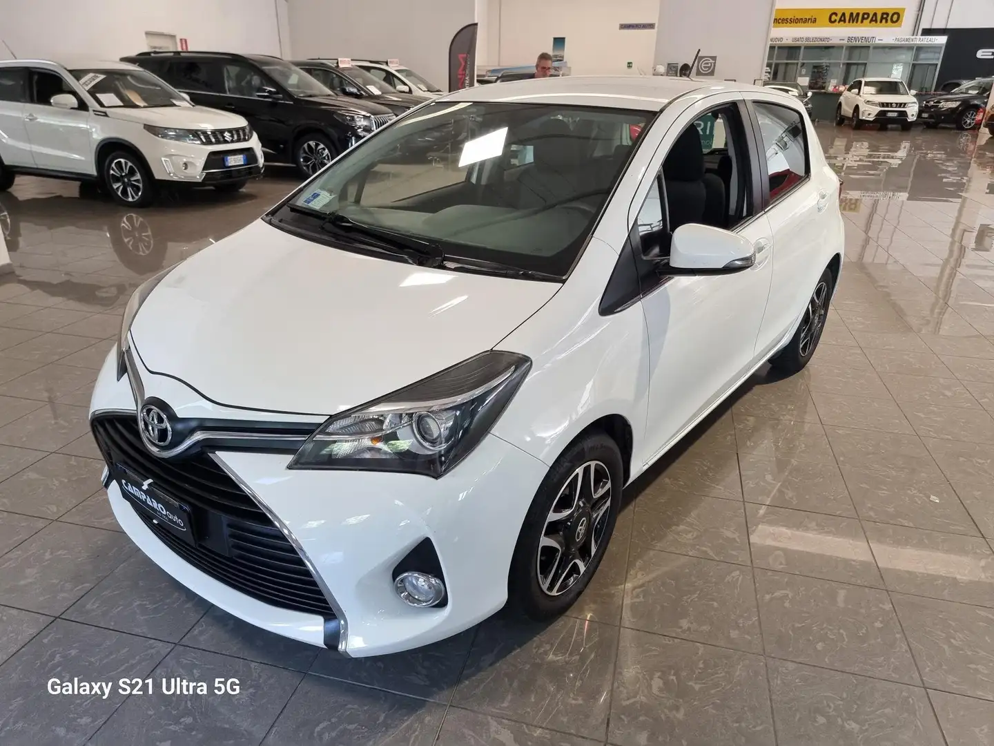 Toyota Yaris Yaris III 2015 5p 1.0 Active OK NEOPATENTATI Bianco - 1