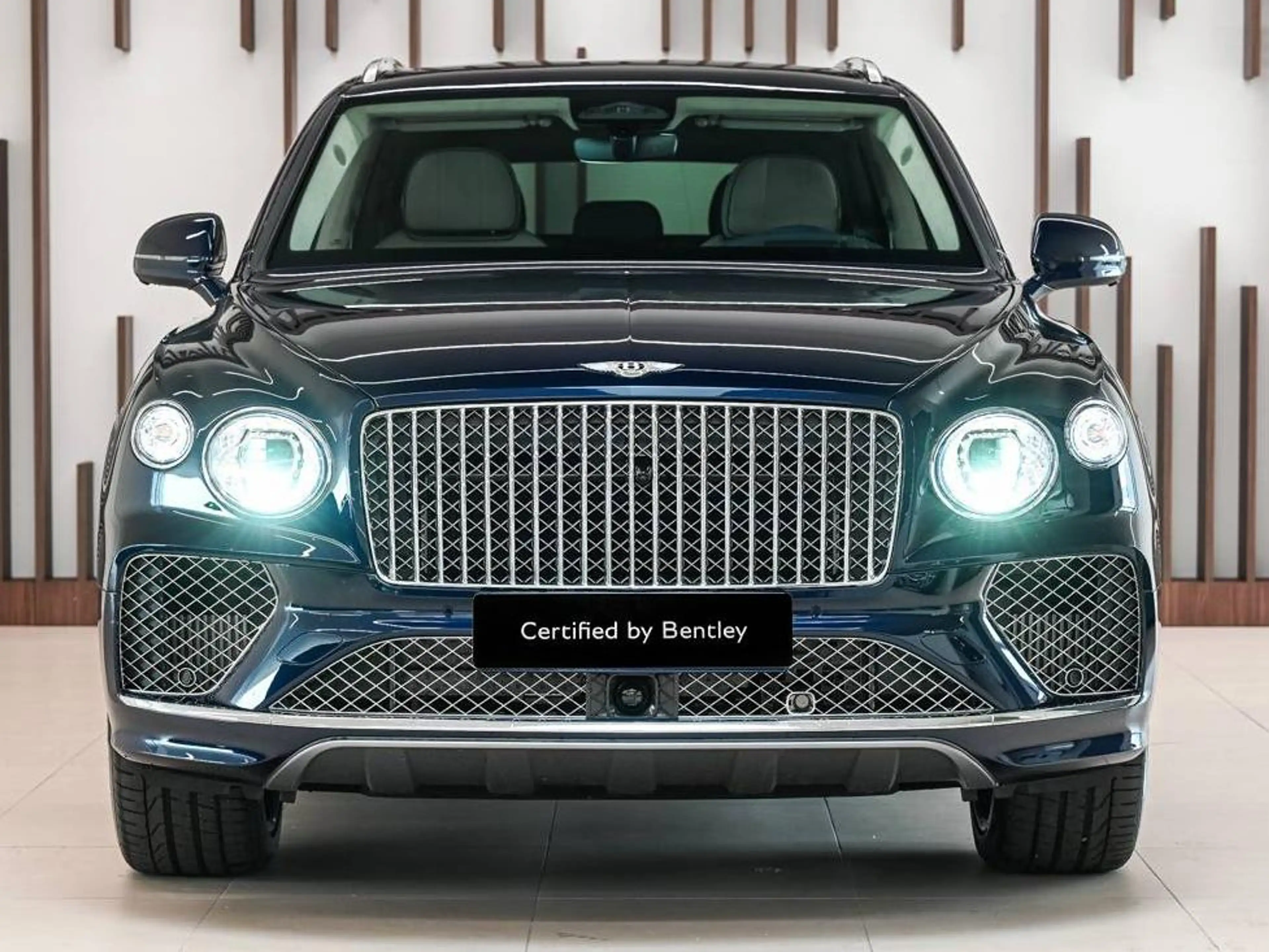 Bentley Bentayga Bentayga 3.0 Turbo V6 PHEV Atelier Edition — photo 2