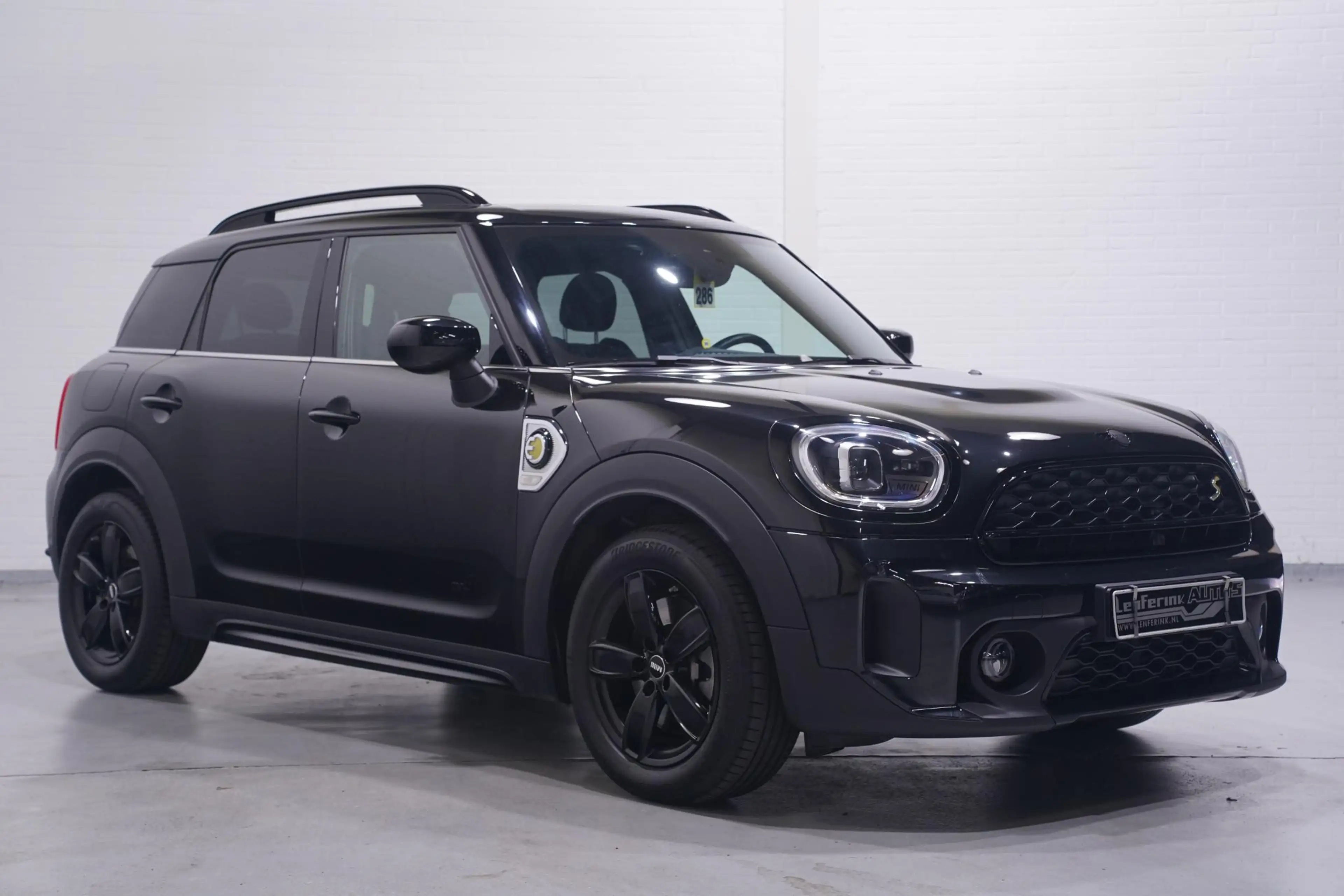 MINI Cooper SE Countryman ALL4 Classic Trim SOH 94% Apple Carplay Navi Verwa — photo 3