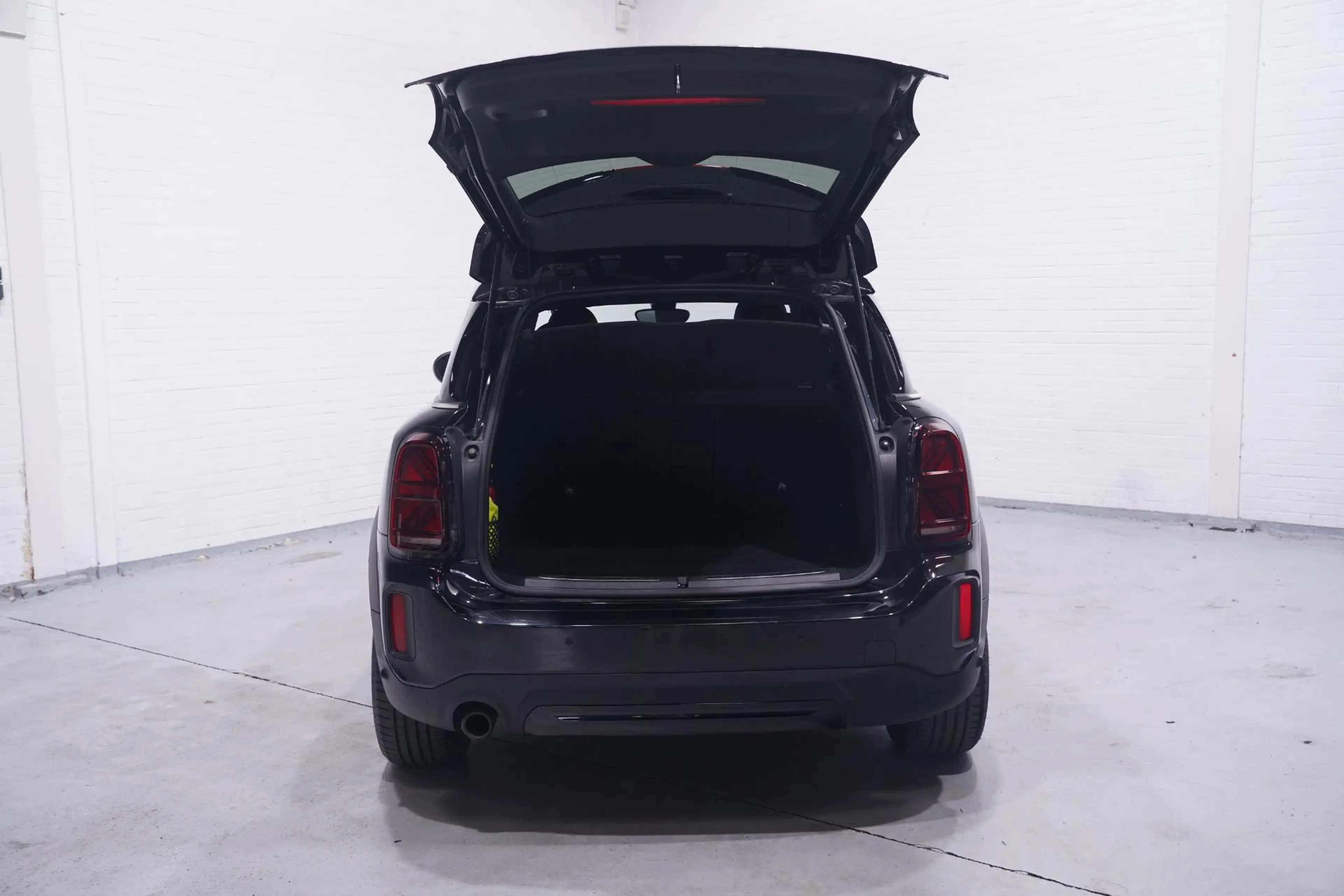 MINI Cooper SE Countryman ALL4 Classic Trim SOH 94% Apple Carplay Navi Verwa — photo 17