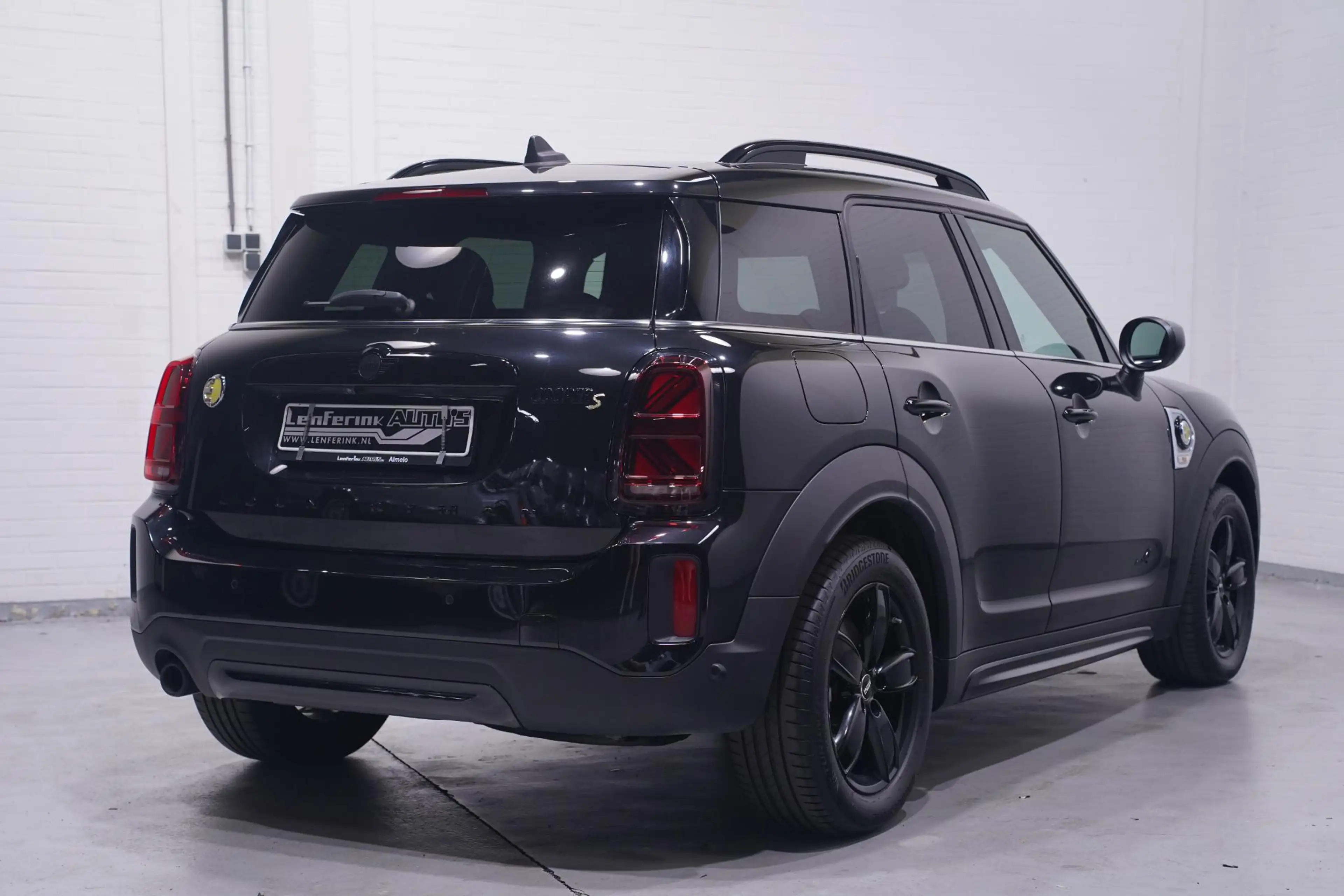 MINI Cooper SE Countryman ALL4 Classic Trim SOH 94% Apple Carplay Navi Verwa — photo 5
