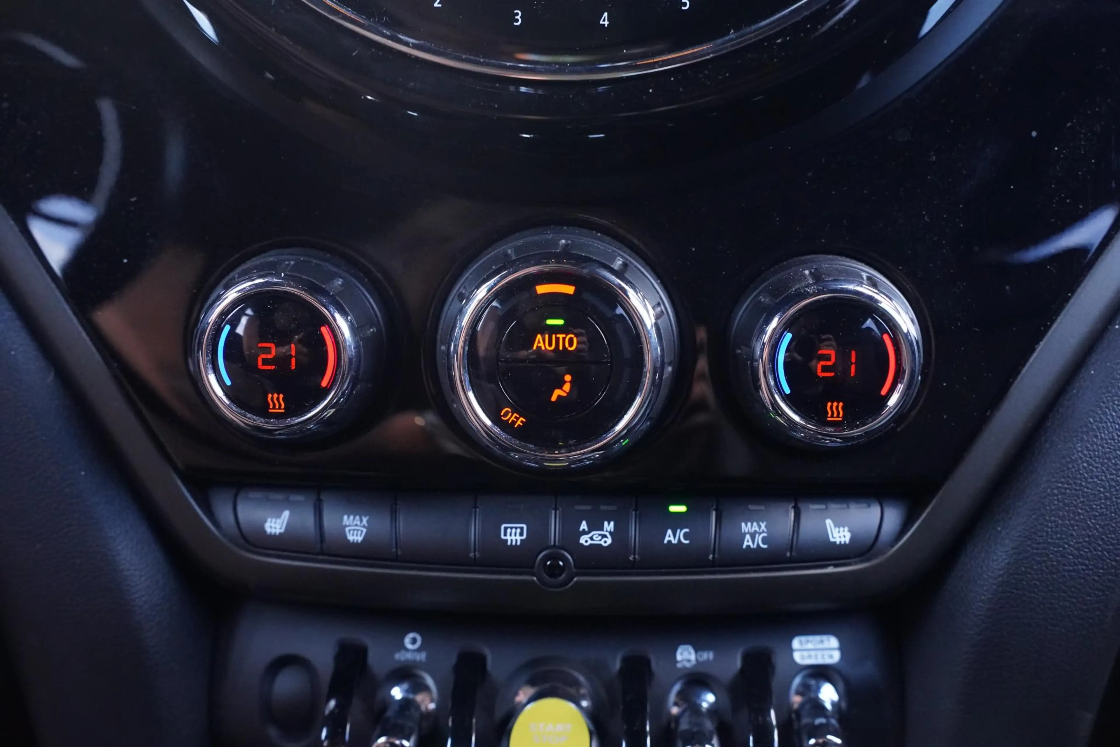 MINI Cooper SE Countryman ALL4 Classic Trim SOH 94% Apple Carplay Navi Verwa — photo 41