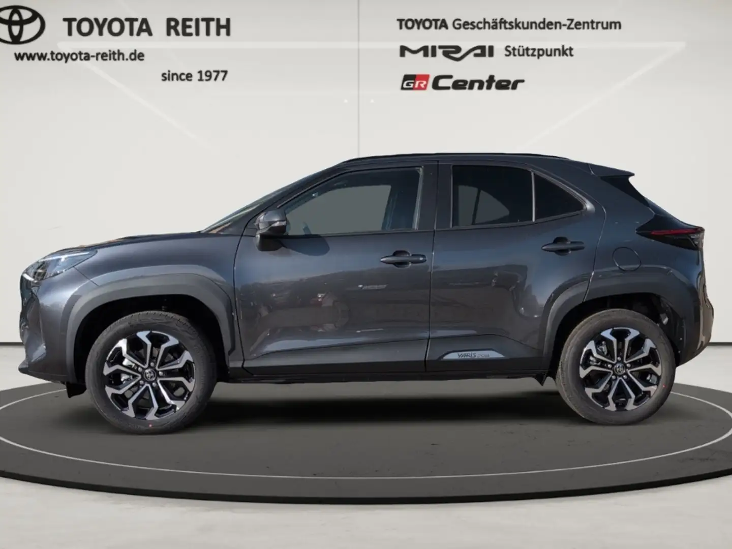 Toyota Yaris Cross Hybrid 1.5 VVT-i Teamplayer plus W Navi Digitales Gris - 2