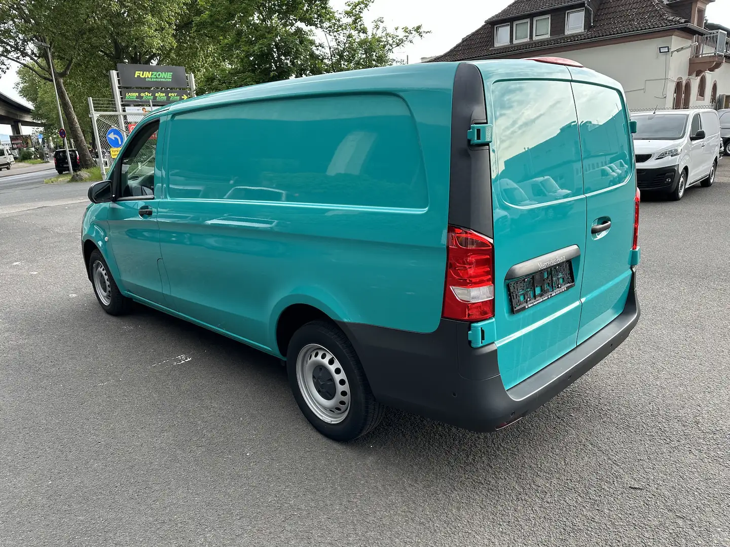 Mercedes-Benz Vito 114 CDI RWD lang Grün - 2
