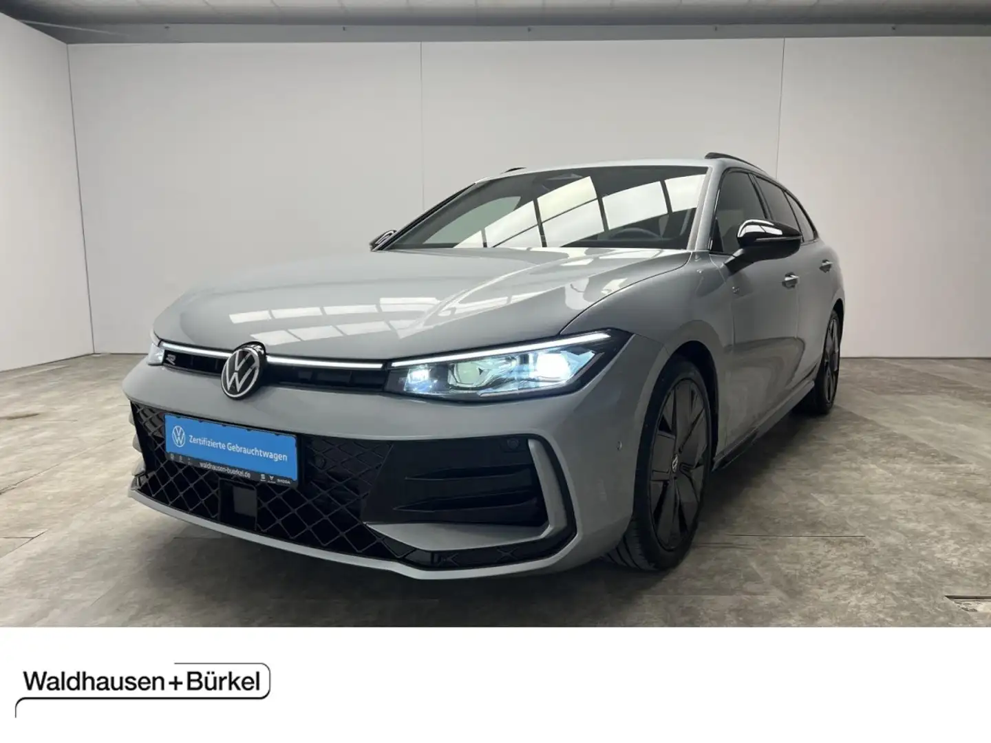 Volkswagen Passat Variant 2.0 TDI DSG R-Line Klima Navi Einparkhilfe Silber - 1
