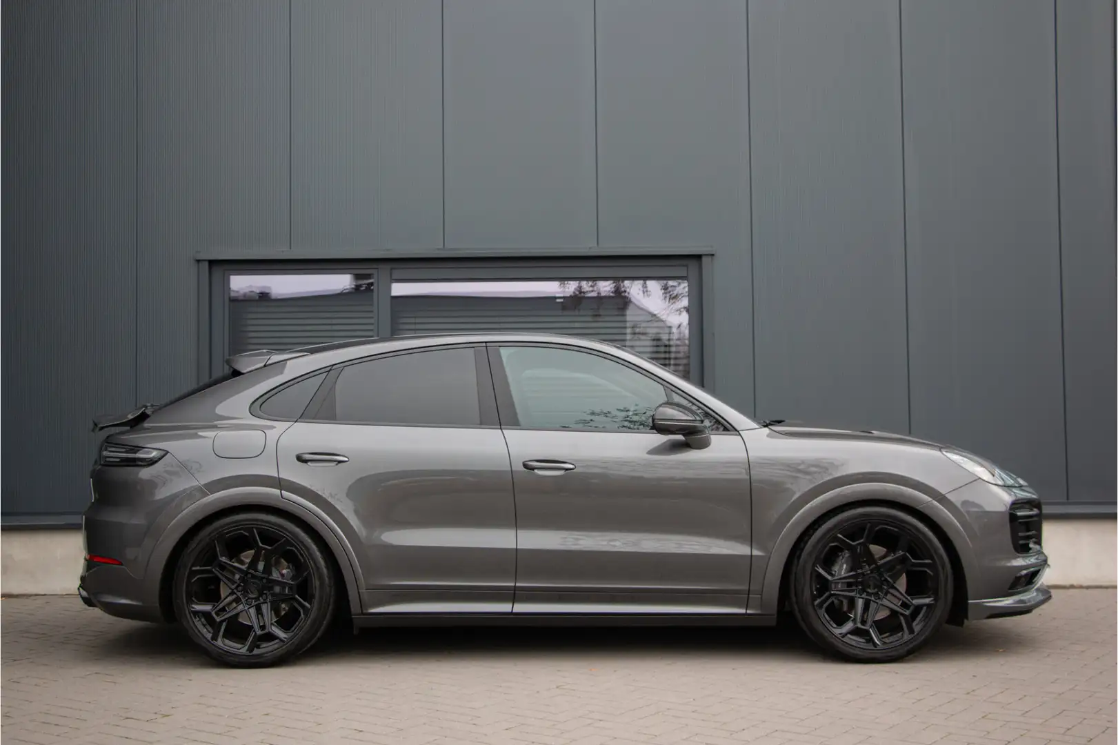 Porsche Cayenne Coupé 3.0 E-Hybrid Techart Bodykit | NL Auto | Ful Grau - 2