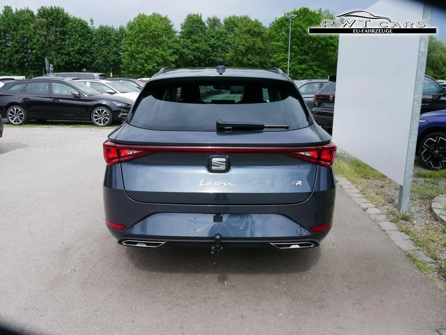 SEAT Leon Sportstourer FR 1.5 eTSI Kombi DSG*AHK-SCHWENKB... Grau - 2