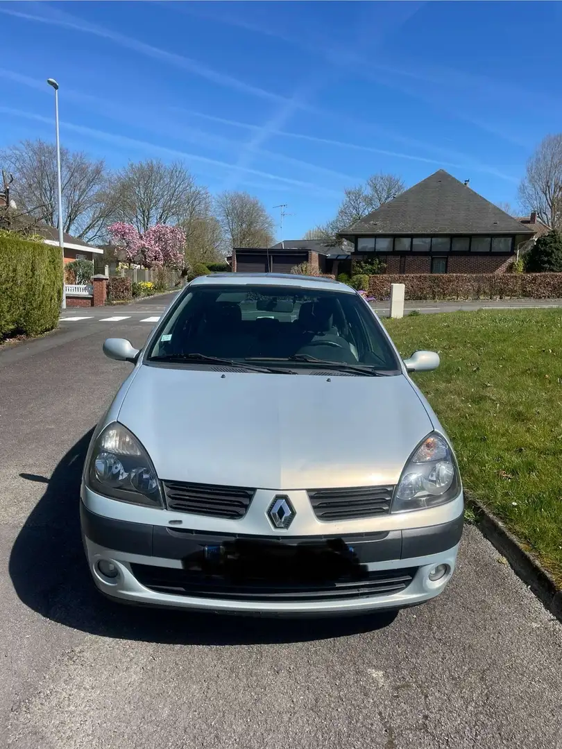 Renault Clio - 2