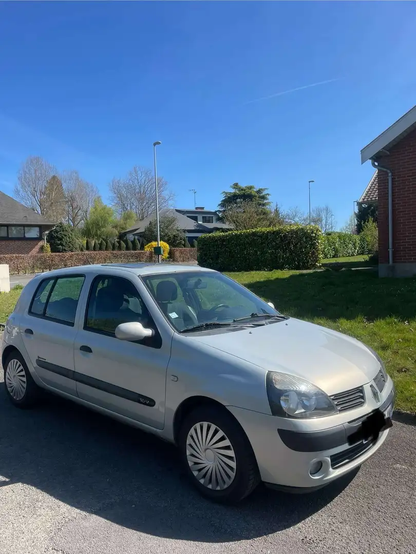 Renault Clio - 1