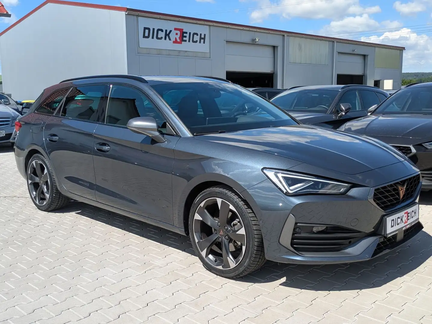 CUPRA Leon 1.5 eTSI DSG MATRIX-LED*ACC*APP*KAMERA*18" Grau - 1