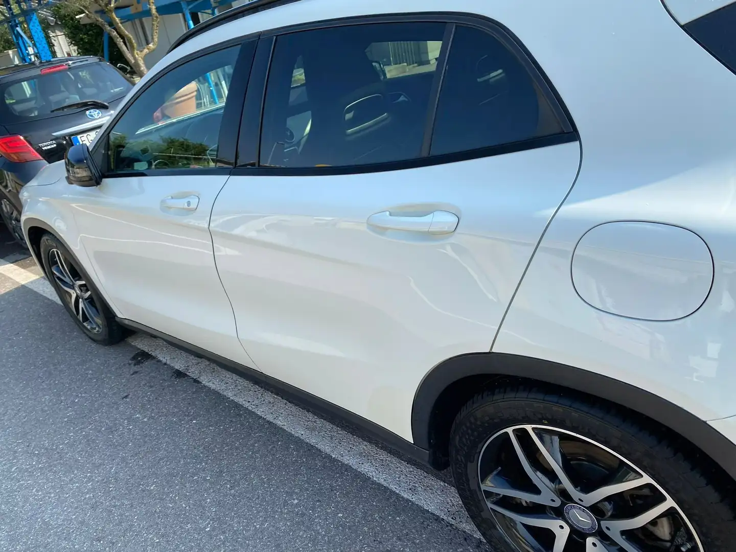 Mercedes-Benz GLA 200 GLA-X156 2014 d (cdi) Sport auto Bianco - 2
