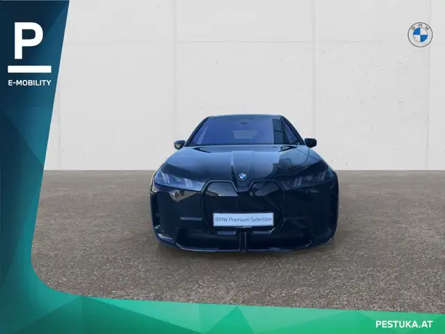 BMW Ix view 2