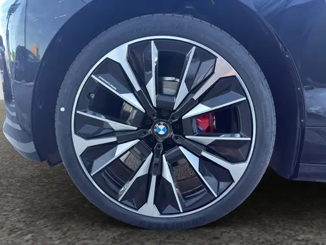 BMW Ix view 7
