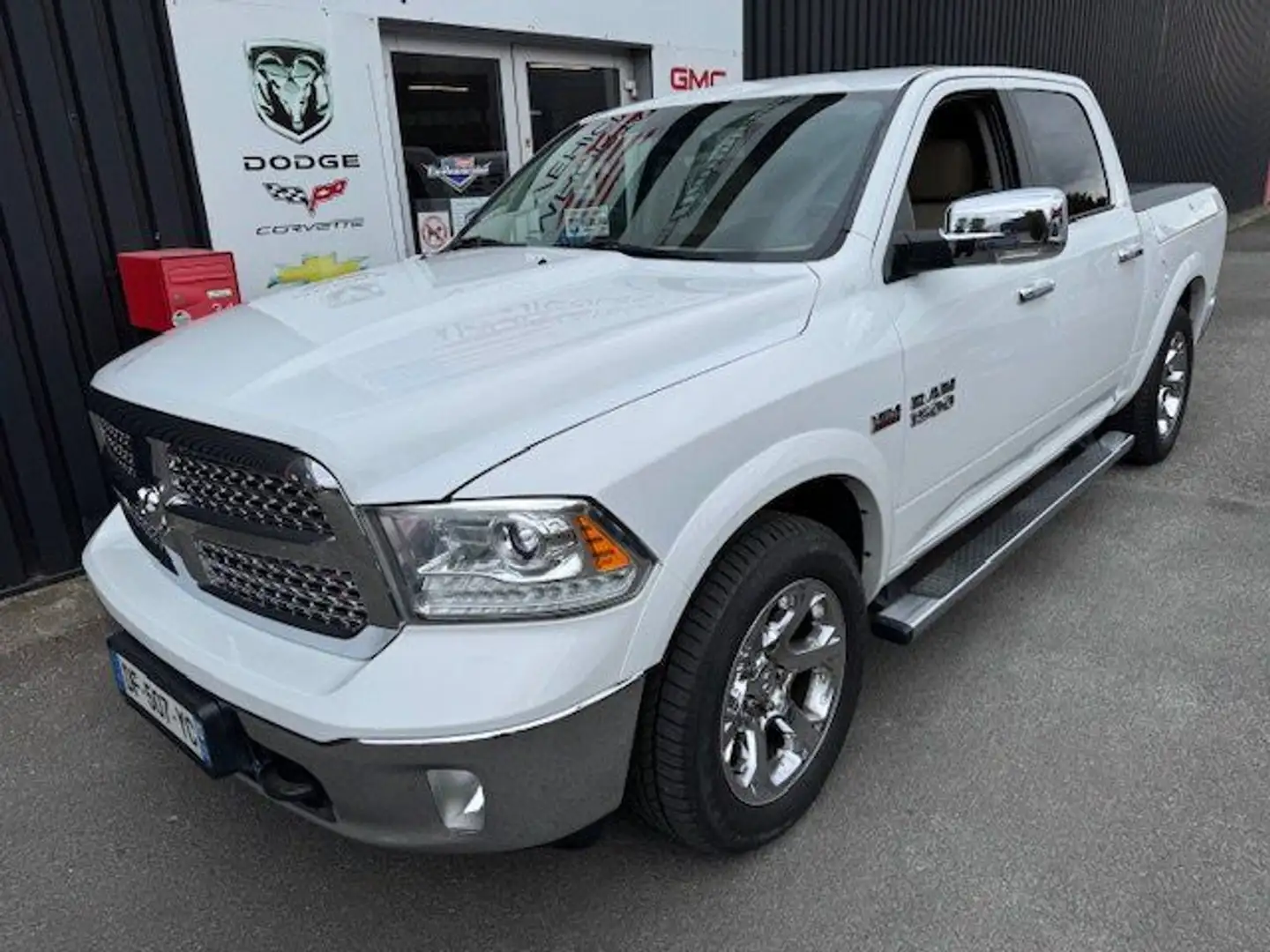 Dodge RAM 1500 V8 5,7L HEMI LARAMIE Weiß - 2