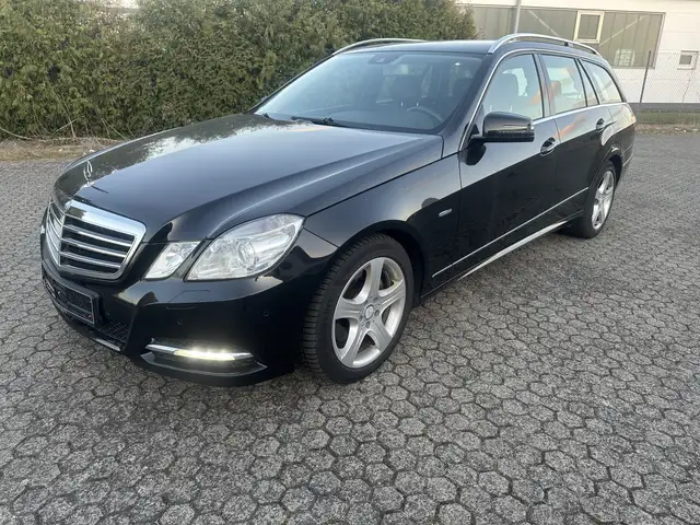 Mercedes-Benz E 300 E 300 CDI BlueEfficiency * AHK * Automatik