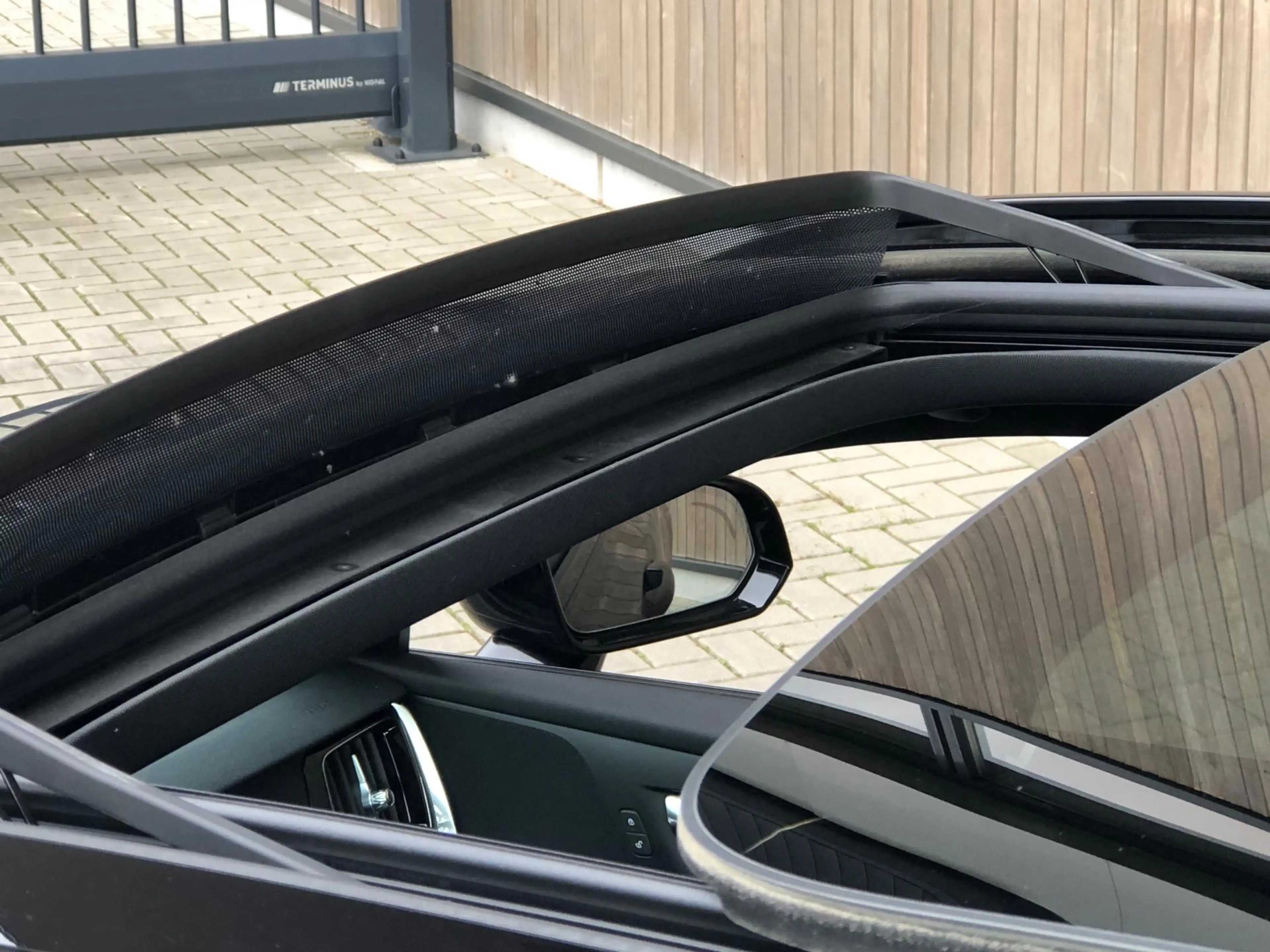 Volvo V60 2.0 T6 Recharge AWD R-Design|Trekhaak|Pano|Leder| — photo 9
