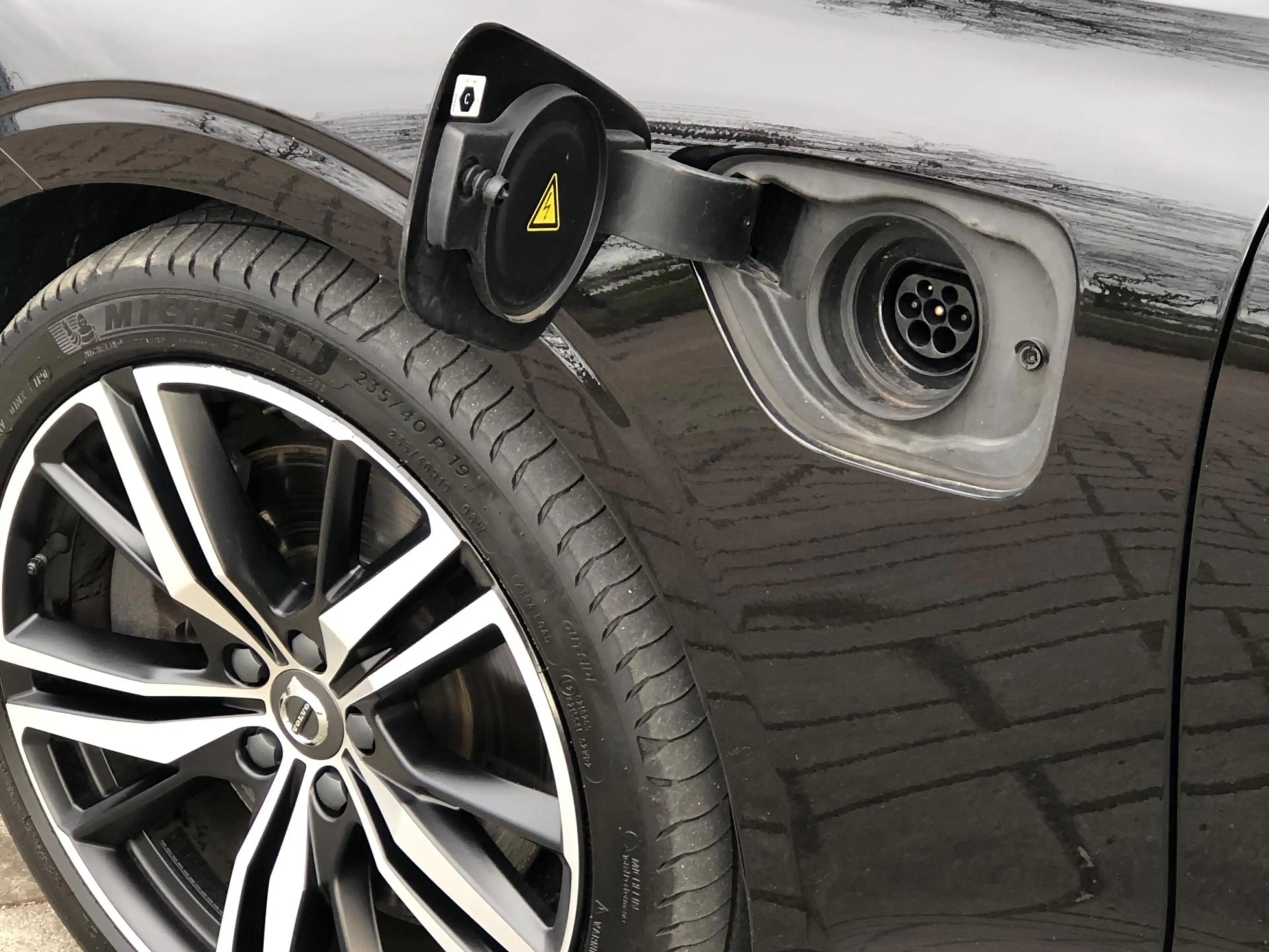 Volvo V60 2.0 T6 Recharge AWD R-Design|Trekhaak|Pano|Leder| — photo 8
