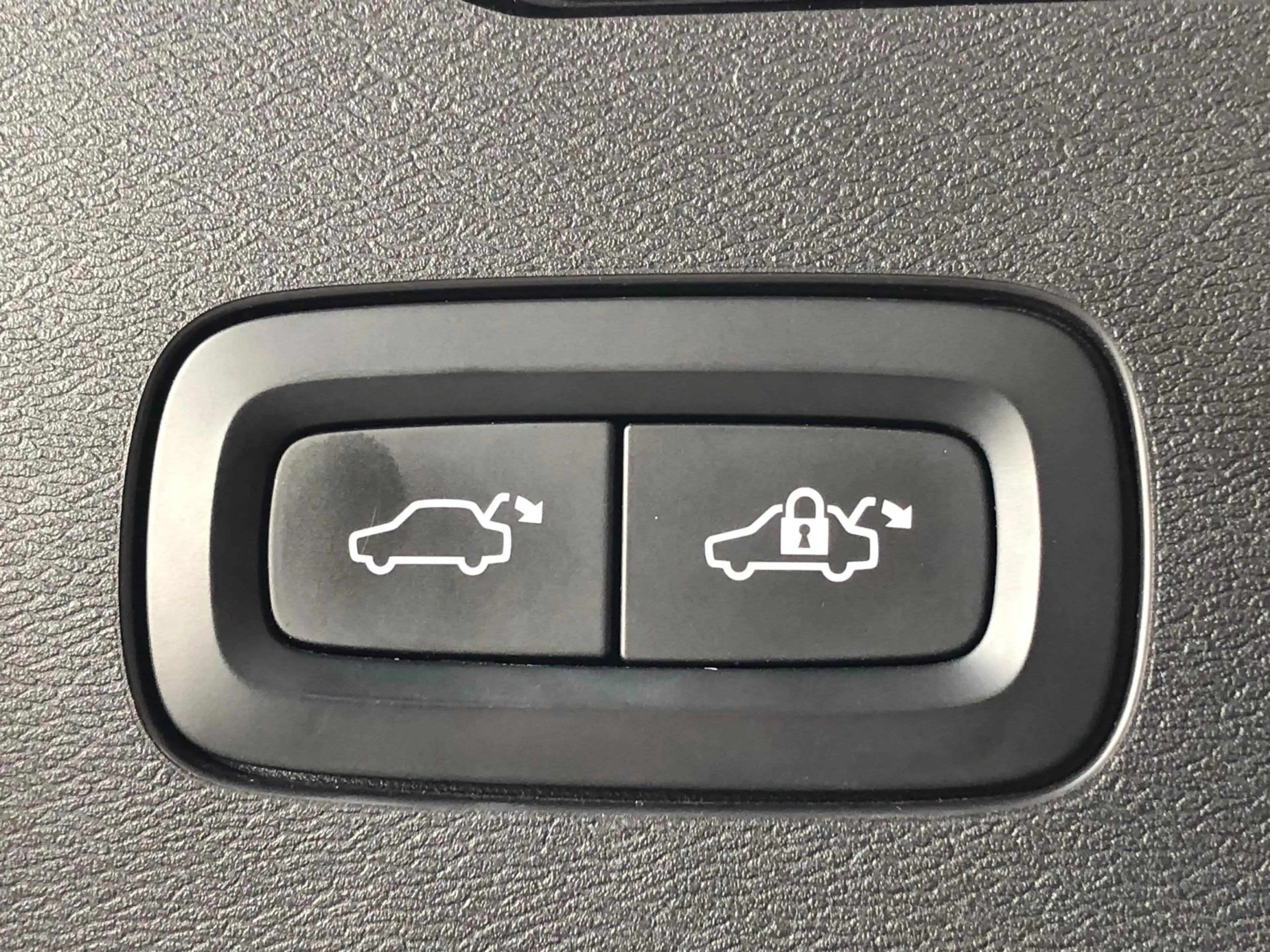Volvo V60 2.0 T6 Recharge AWD R-Design|Trekhaak|Pano|Leder| — photo 14