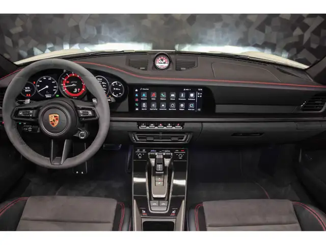 Porsche 911 view 14