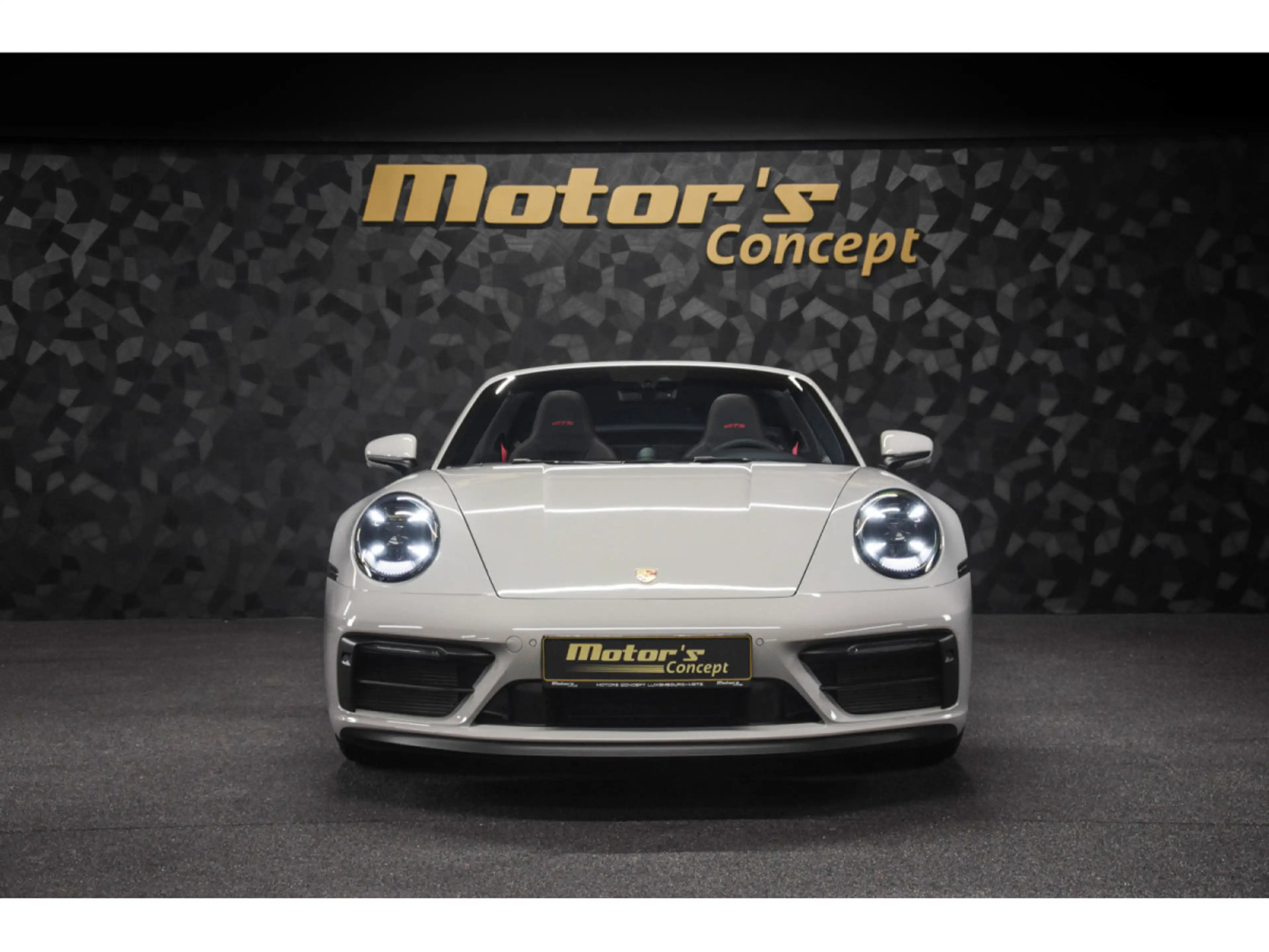 Porsche 992 992.1 Targa 4 GTS PDK / Gris Craie — photo 4