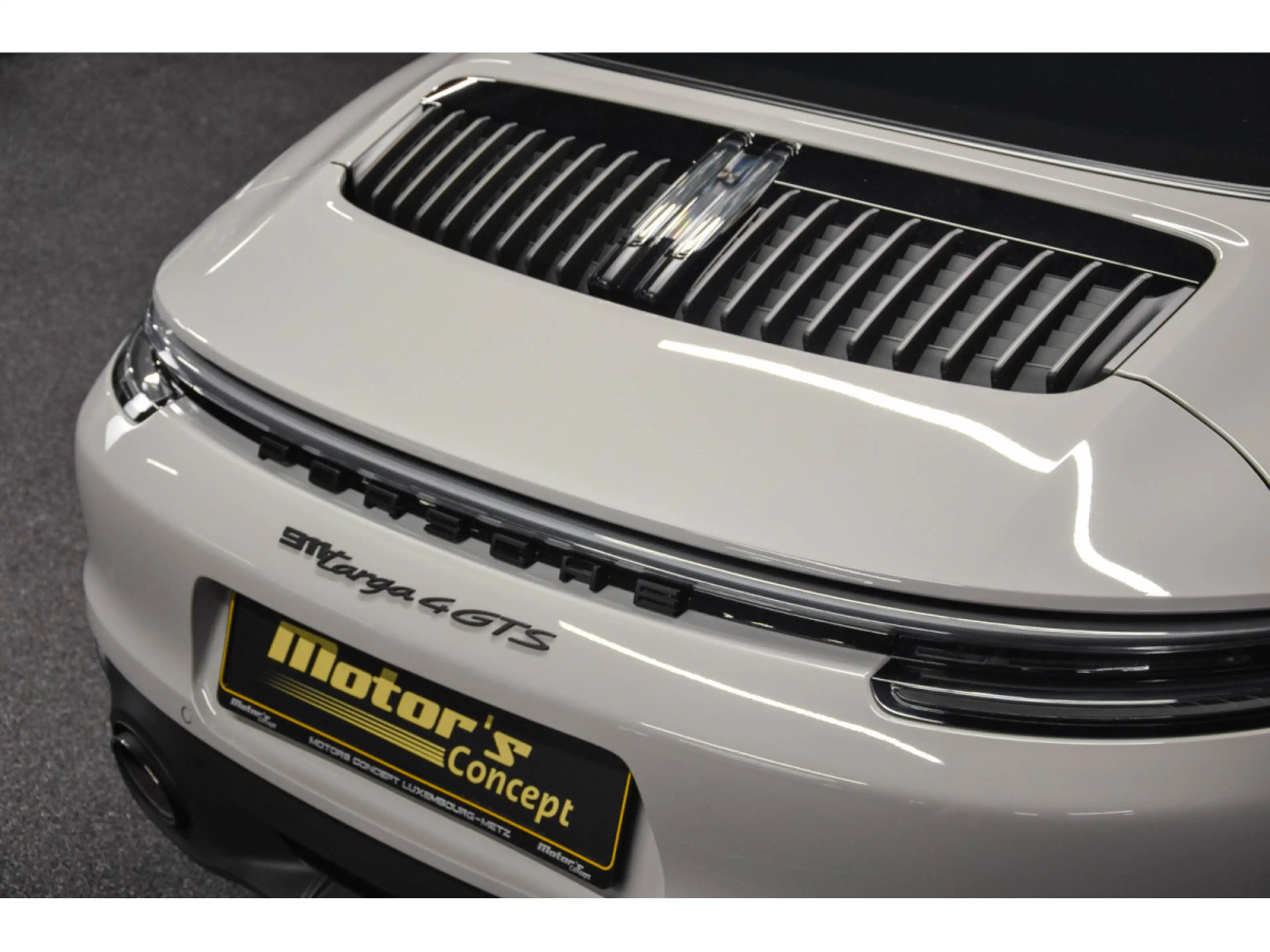 Porsche 992 992.1 Targa 4 GTS PDK / Gris Craie — photo 15