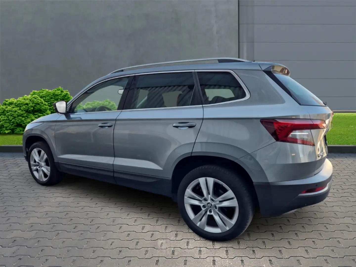 Skoda Karoq Style 2.0 TDI+Alufelgen+Navi+Klimaautomatik+Sitzhe Grau - 2
