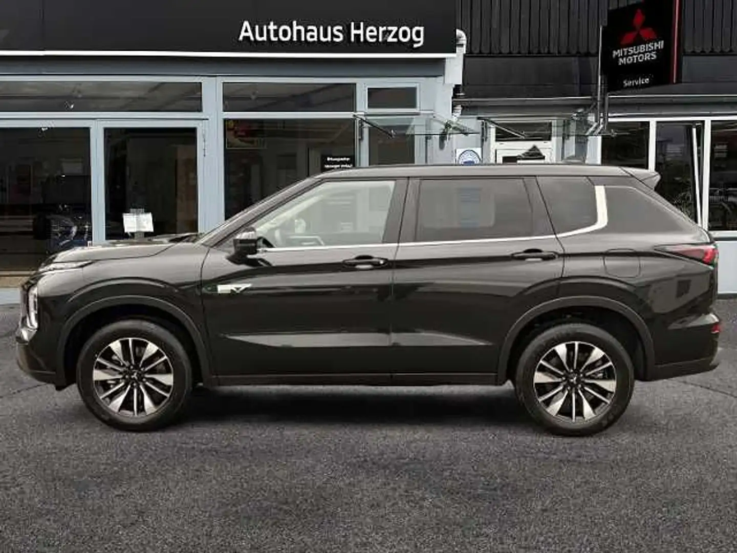 Mitsubishi Outlander 2.4L PHEV PLUS +8 J. Garantie Schwarz - 2